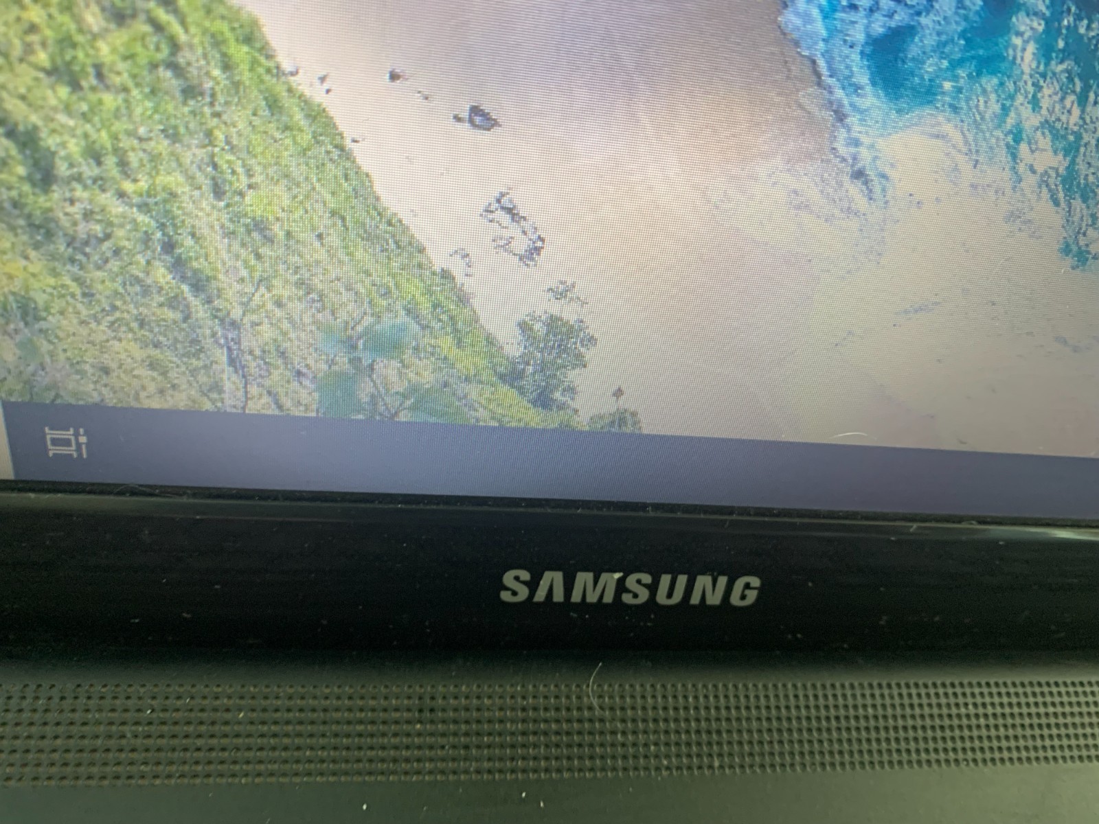 Samsung NP300E5A-A02UB 15.6″ Intel Core i3-2350M 2.30GHz 6GB RAM 320GB HDD Win10