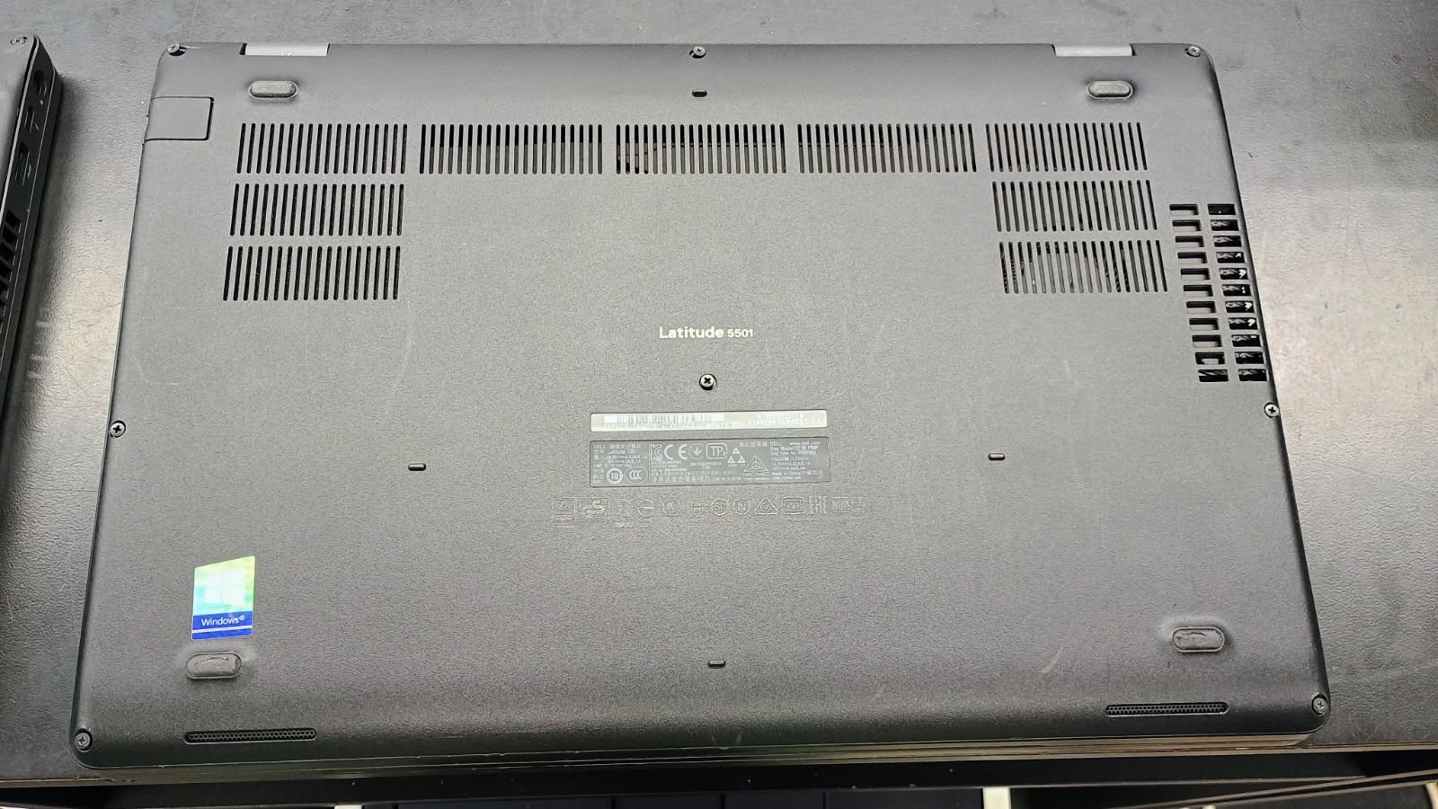 2 Dell latitude 5501 i5 9th Gen No Ram/SSD AS-IS for Parts & Non-Functional