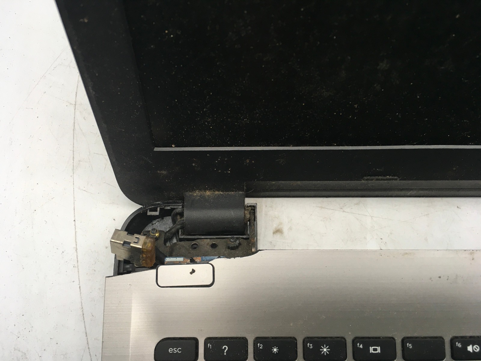 HP 15 AY039WM – FOR PARTS/DAMAGED CASE – INTEL i3-6100U – 8GB RAM – READ DESC-BB
