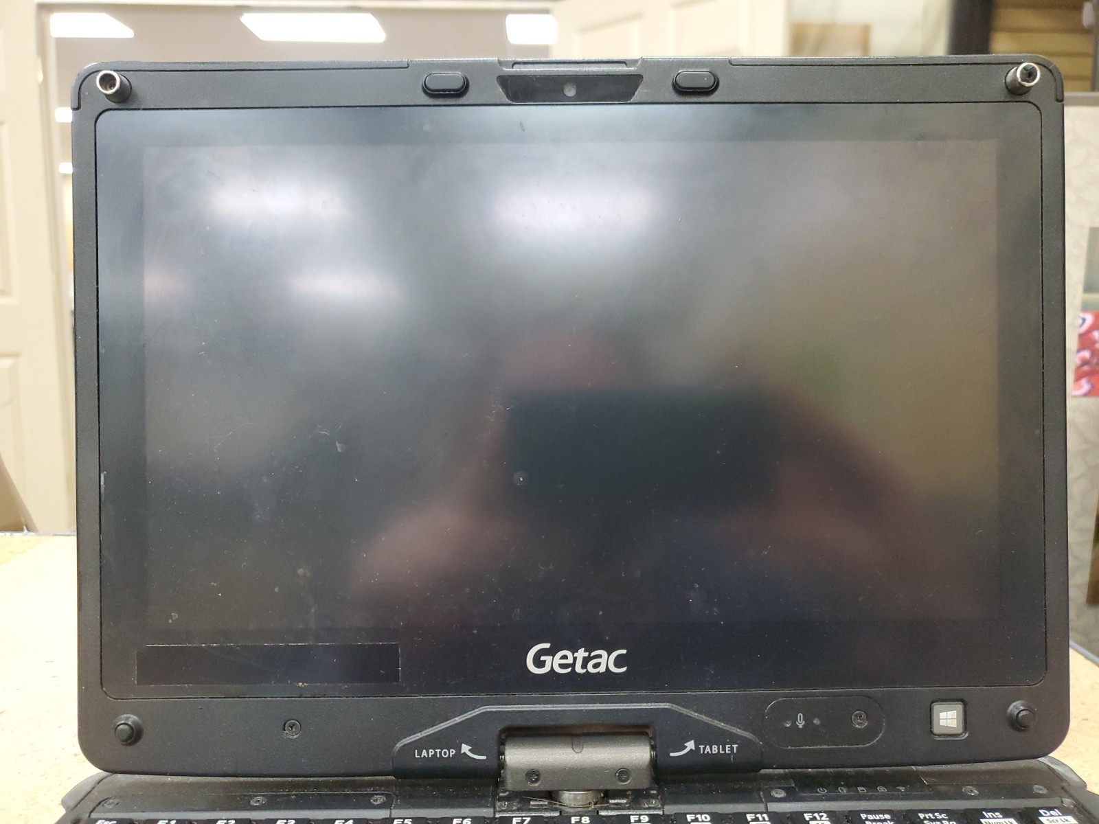 GETAC V110 Laptop Tablet Touch Screen i5-4300U 1.90GHz 8gB No HDD 9811hrs
