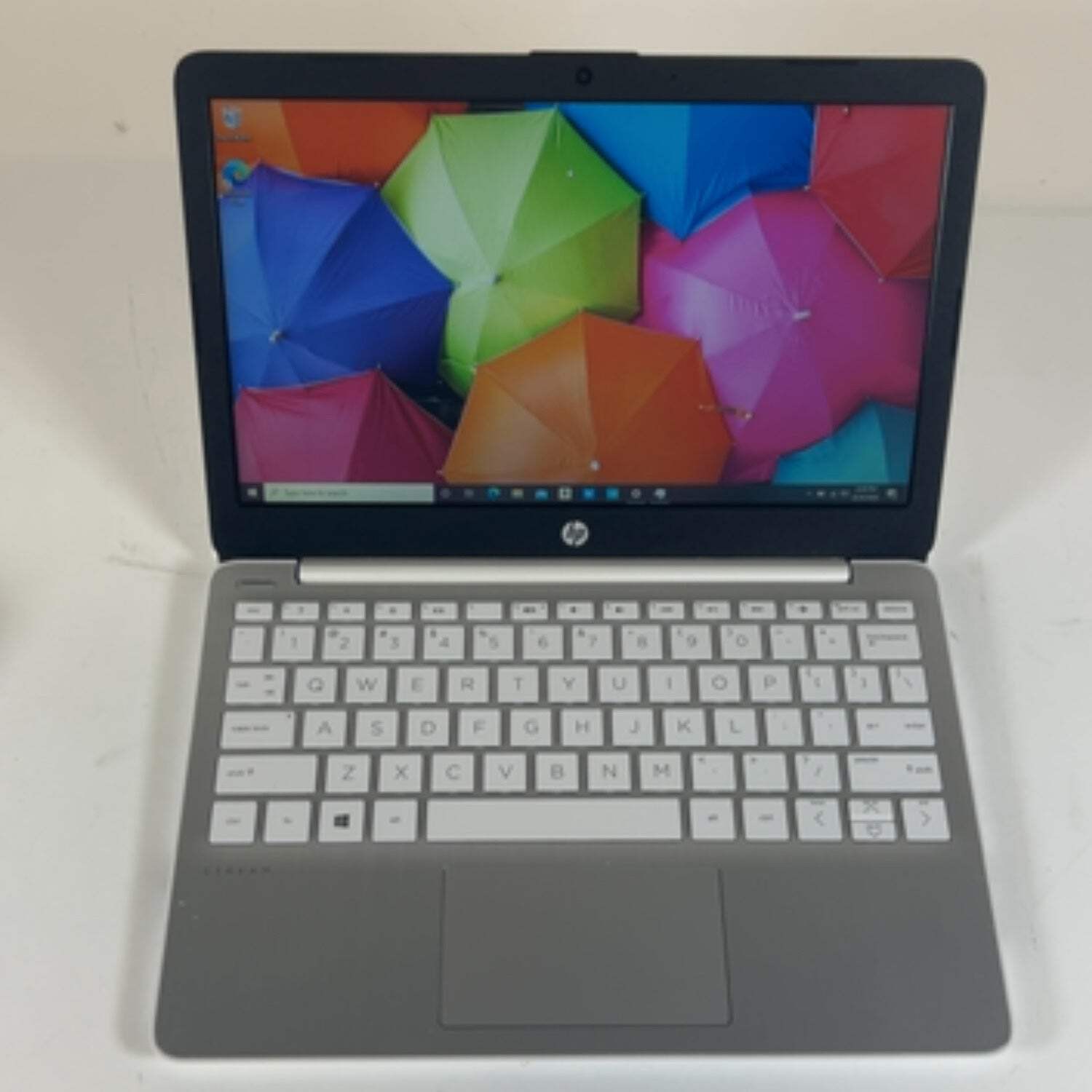 HP Stream 11-AK0035NR 11.6″ Celeron N4020 1.1GHz 4GB RAM 32GB SD