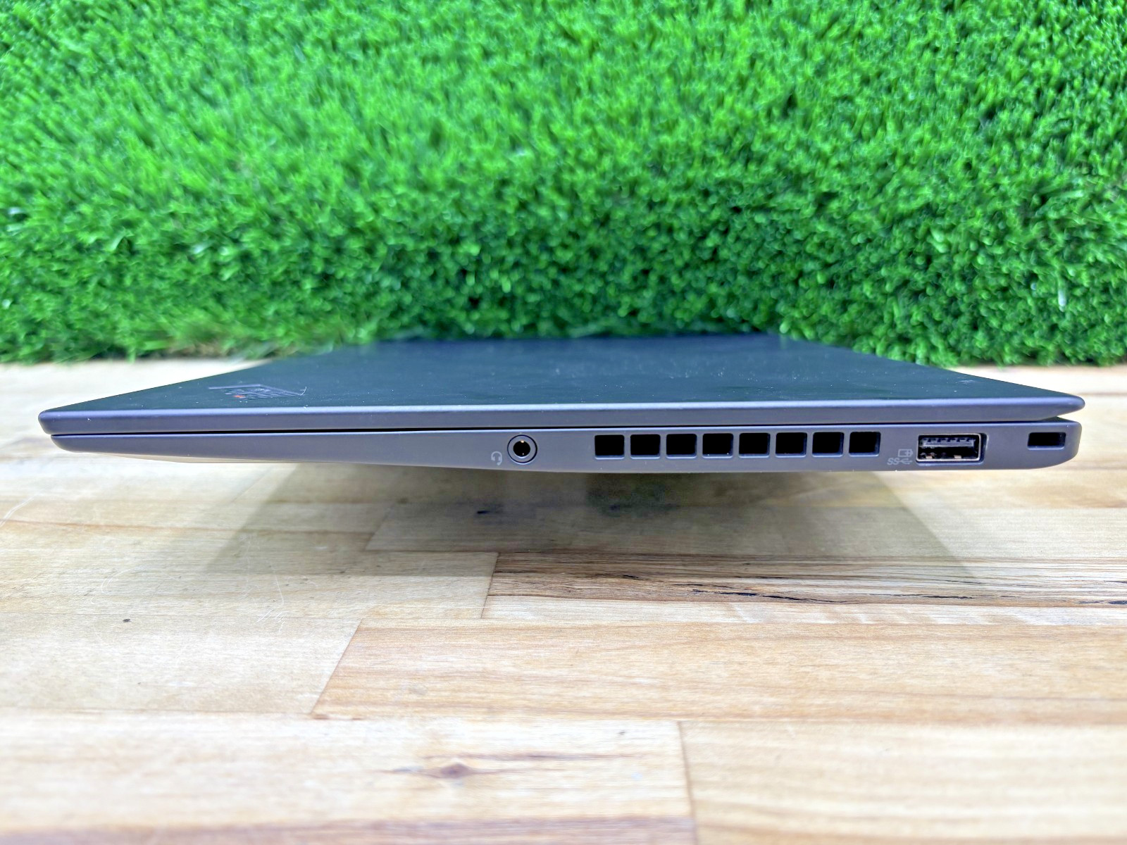 Lenovo ThinkPad X1 Carbon Gen 6 Intel i7-8th Gen 16GB RAM 256GB SSD Win 11 Pro*