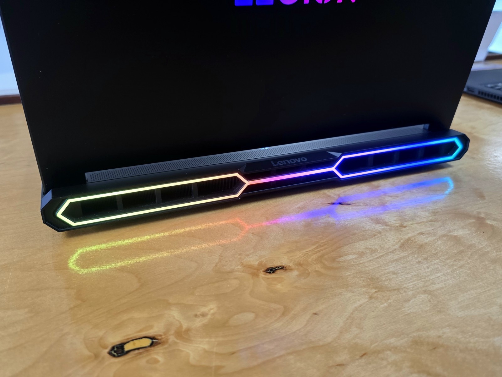 Lenovo Legion Pro 7 16IAX10H 16″ WQXGA 240hz Ultra 9 RTX 5080 32GB 1TB SSD W11H