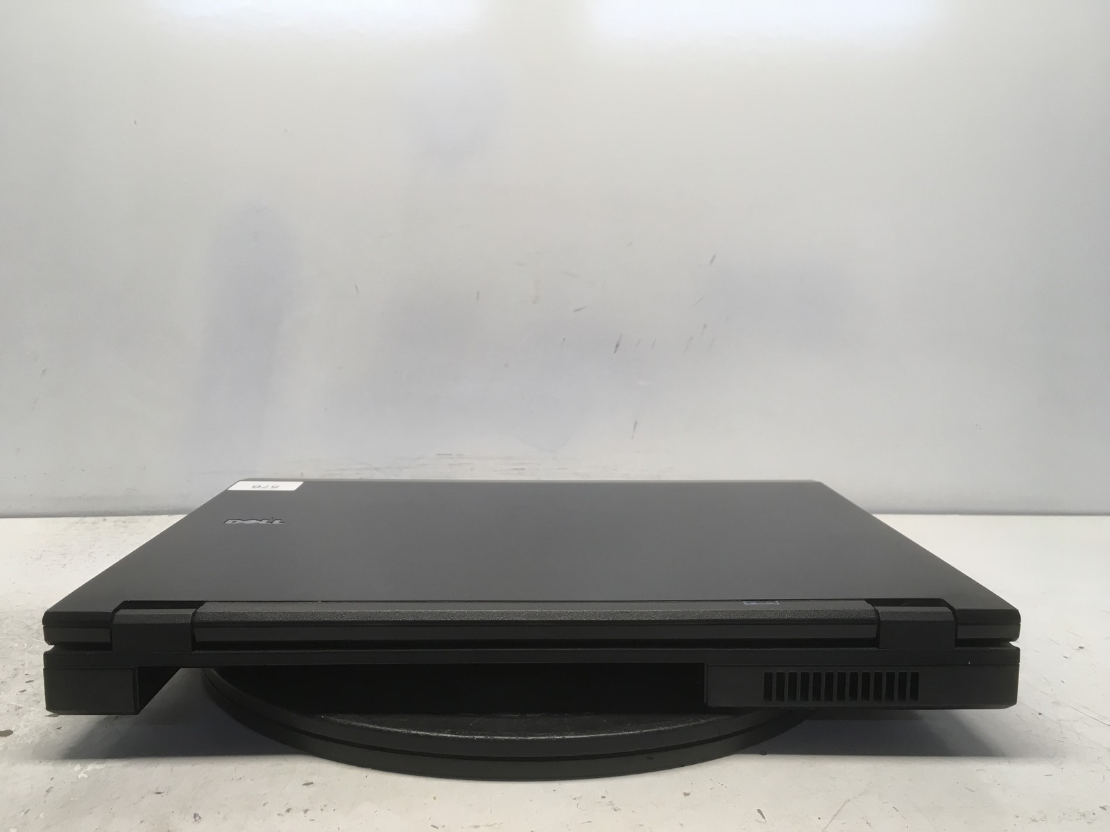 Dell Latitude E5500 Intel Core 2 Duo P8700 2.53GHz 4 GB NO HDD No Batt