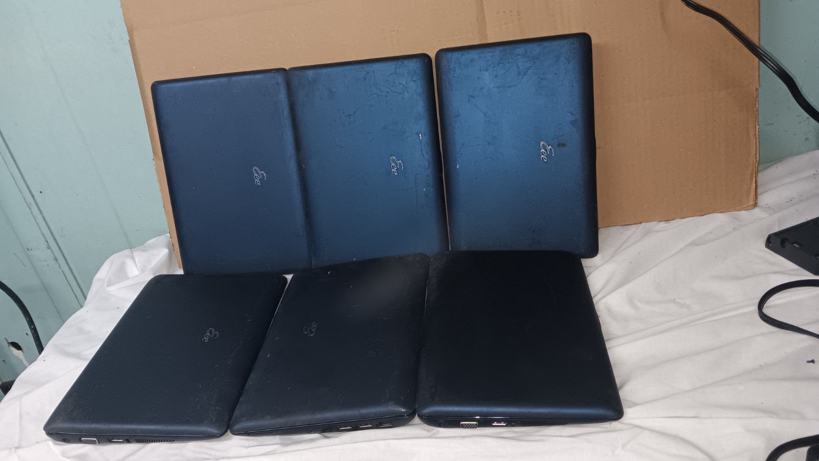 Lot of 6 ASUS EEe PC Mini Netbooks Laptops Intel Atom 1.6 GHz 160 GB HD Linux OS