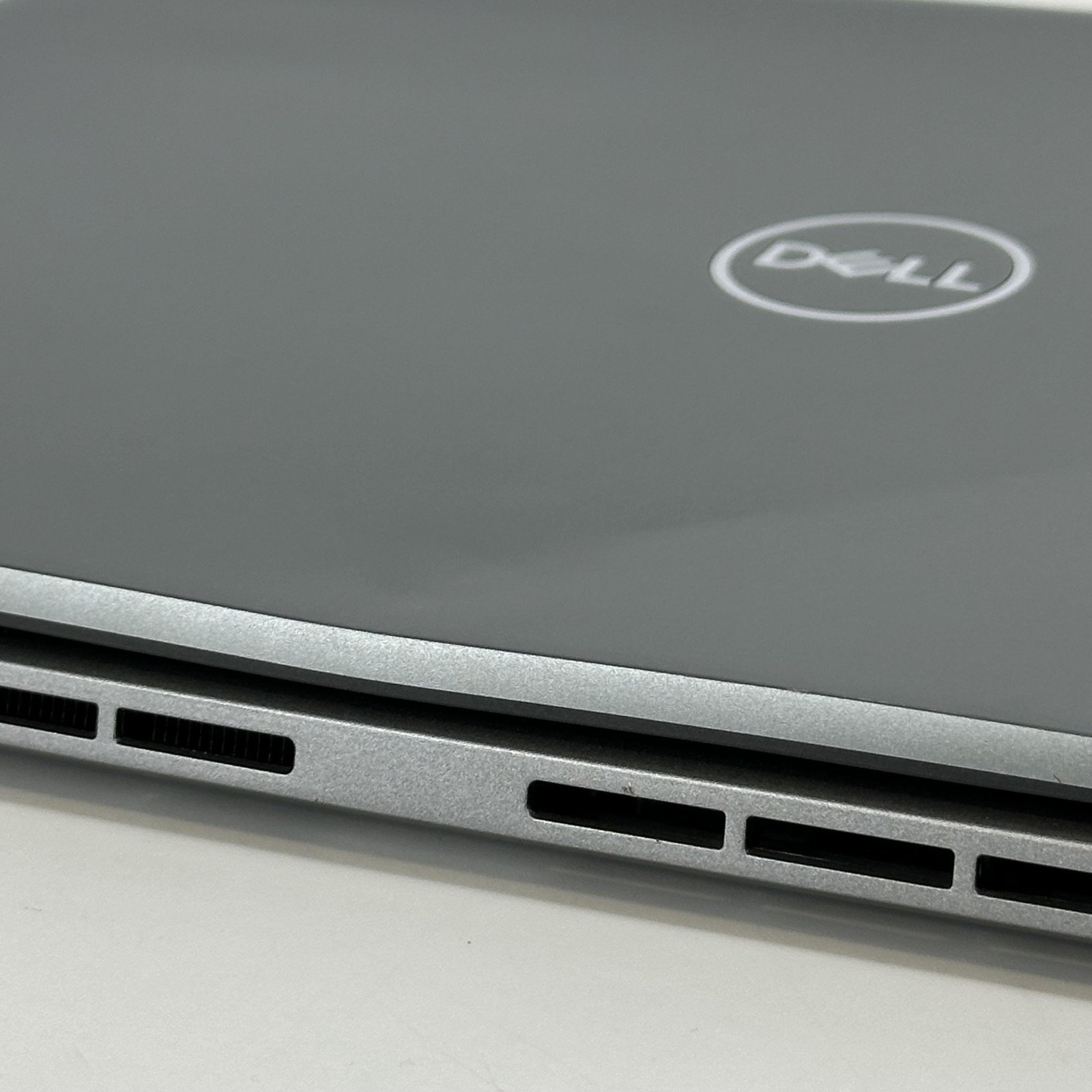 Dell Latitude 7450 14 QHD+ TOUCH 3.8 GHz Ultra 7 165H 32GB 256GB SSD BENT FRAME