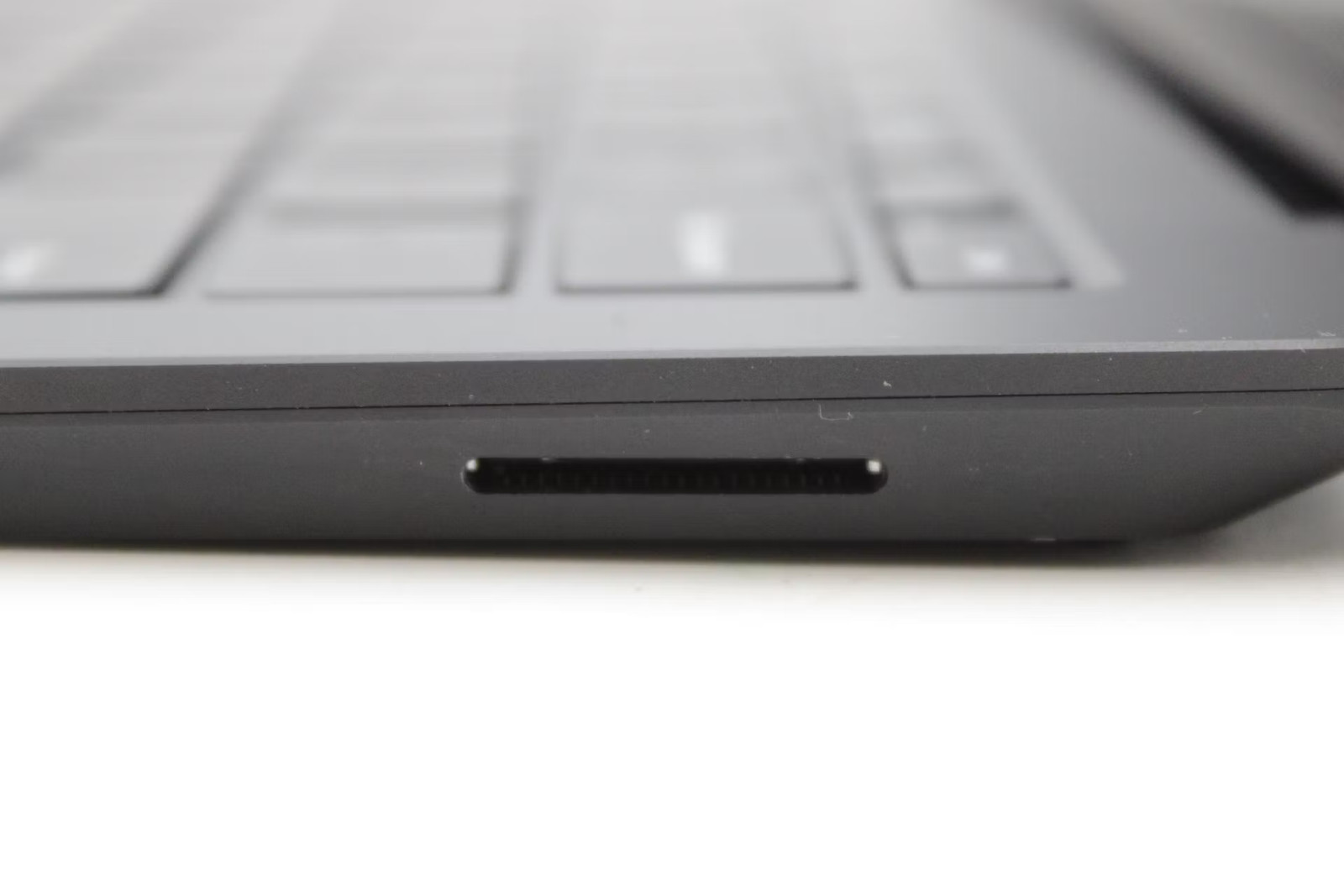 Microsoft Surface Laptop 4 Used 13.5″ i7-1185G7, 256GB NVMe, 16GB RAM