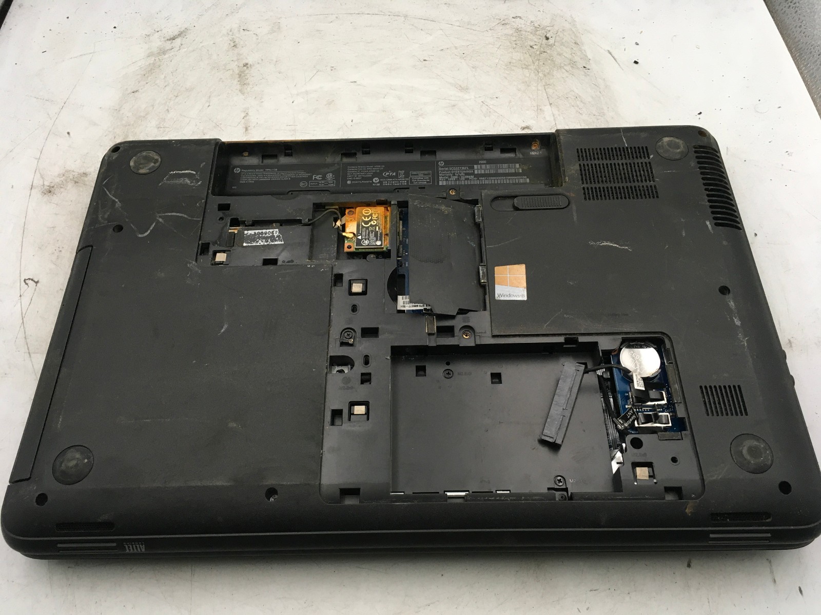 HP 2000-2B19WM – FOR PARTS – AMD E2 – NO RAM – 15″ – READ DESCRIP – BB!