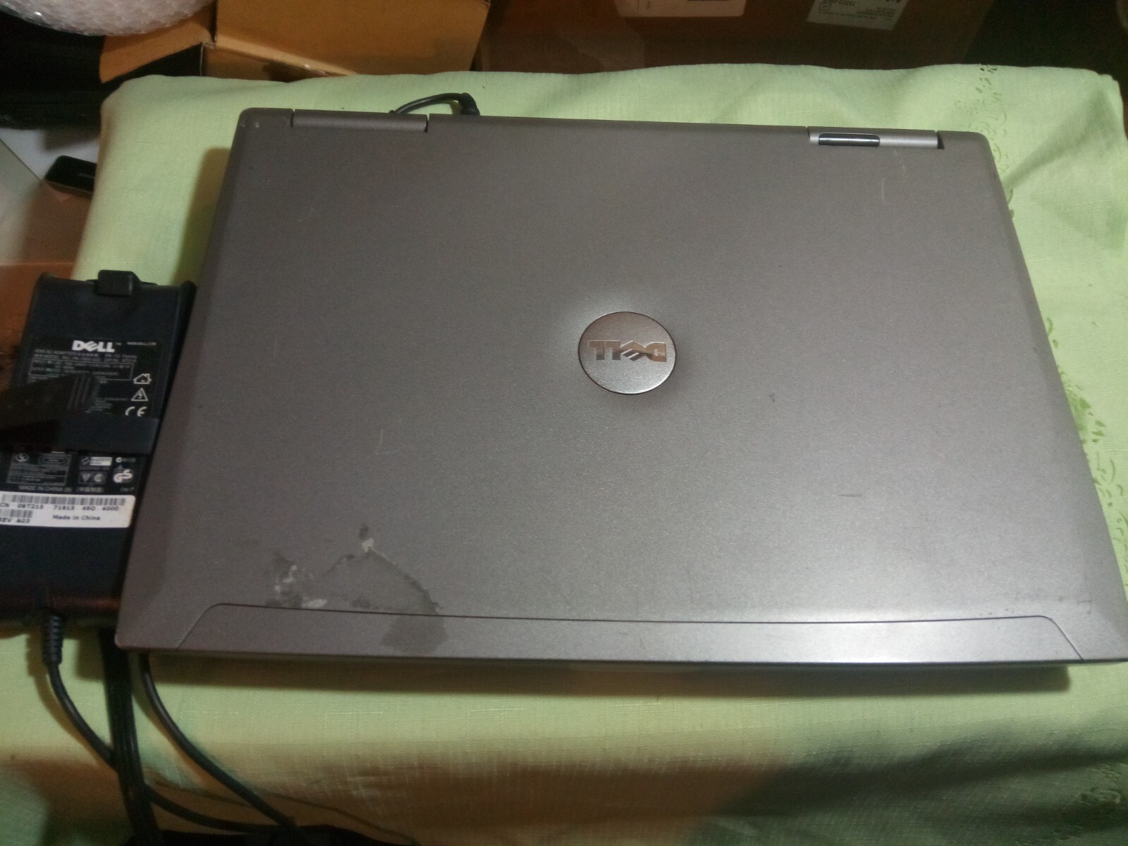 DELL LATITUDE D810 1.86GHZ 2GBRAM 60GBHDD OFFICE2007 1920X1200 ATI RADEON X600