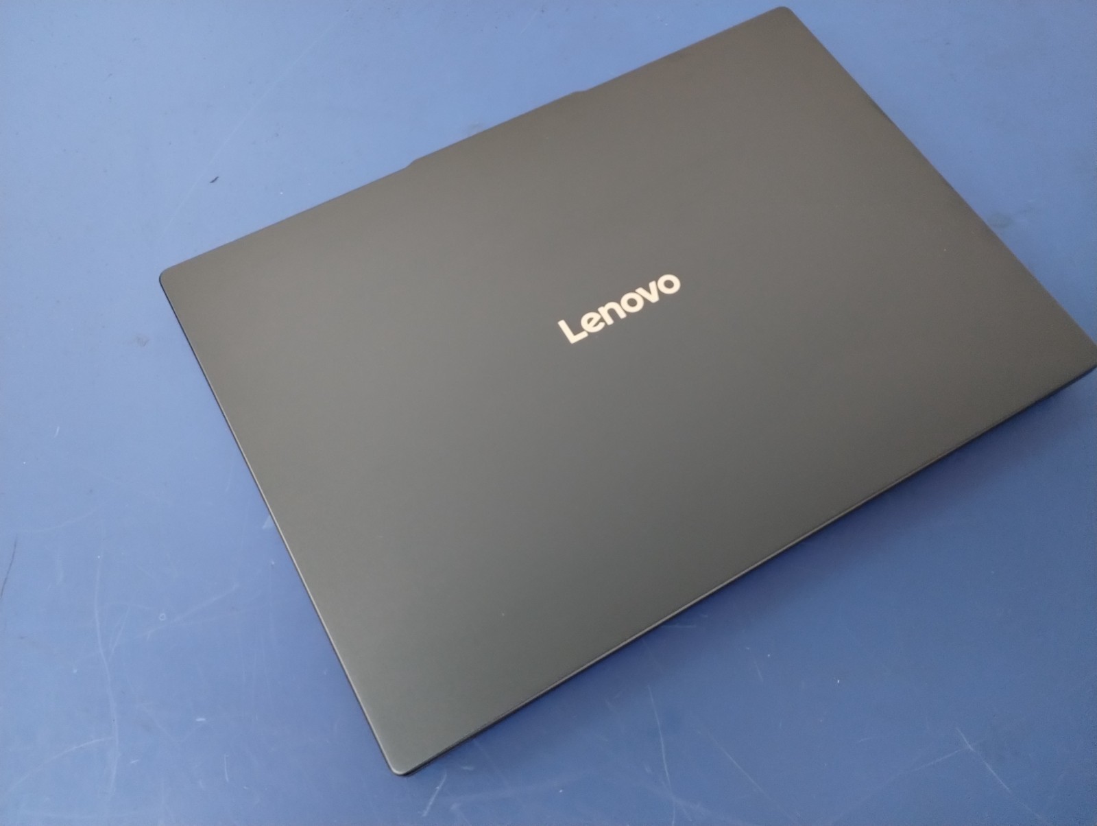 LENOVO IdeaPad Slim 5 16AKP10, AMD Ryzen AI 7 350, 2.00 GHz 16 GB RAM, 1 TB NVMe