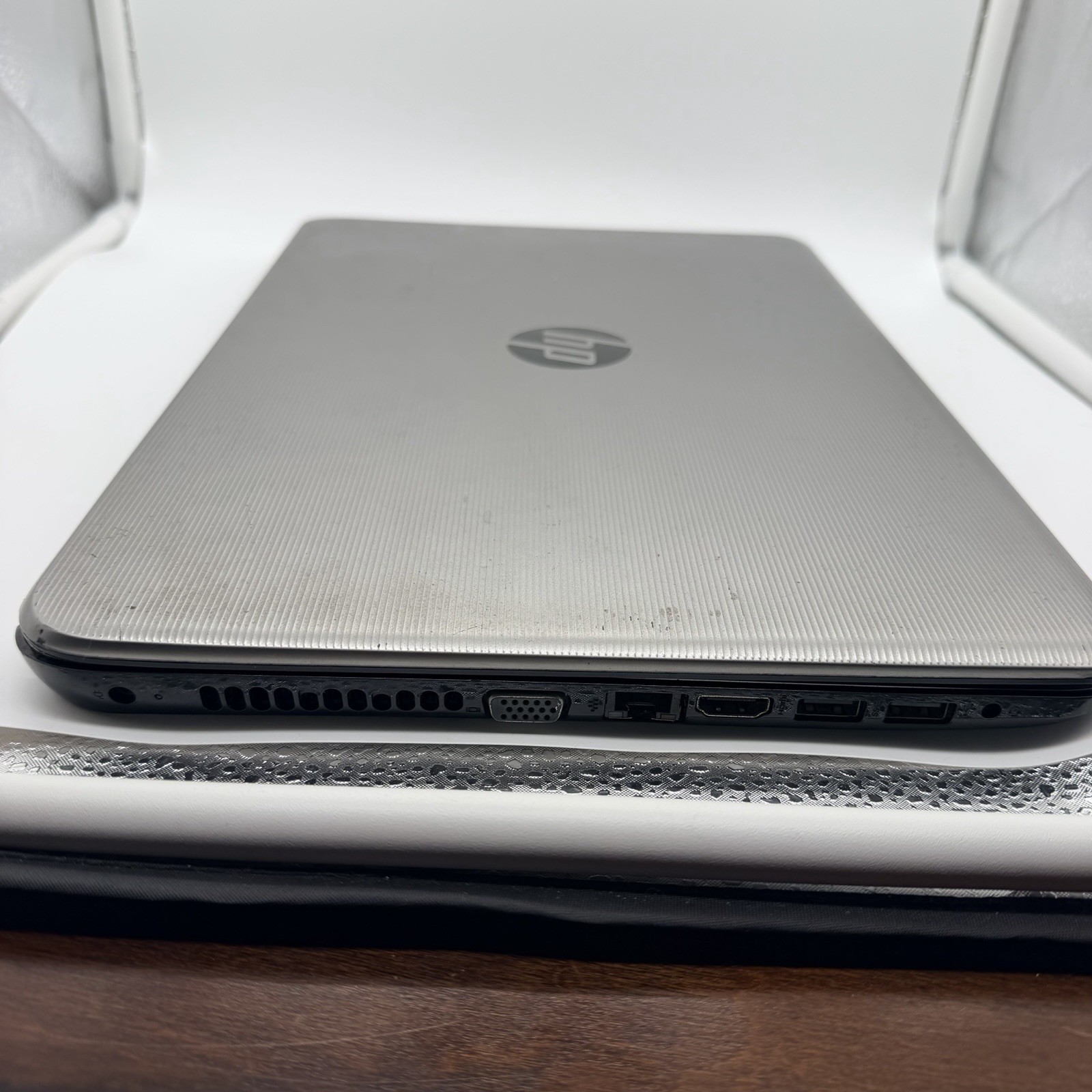 HP 14′ Laptop an013nr Windows 10 Home AMD E2-7110 4 GB 32GB eMMC Tested Working