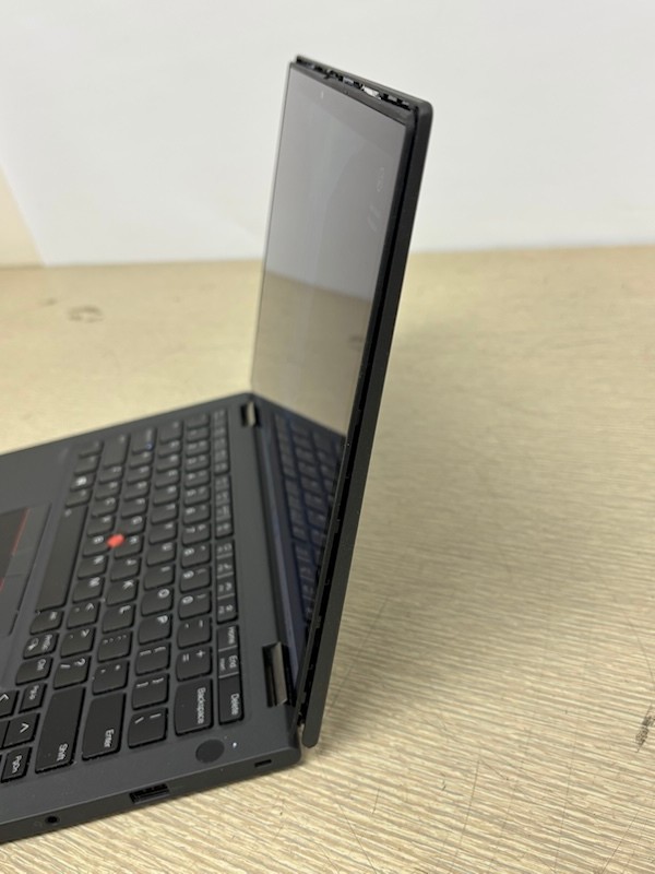 Lenovo ThinkPad X13 Yoga Gen 2 i5-1135G7 16GB 512GB SSD Laptop w/(screen issue)