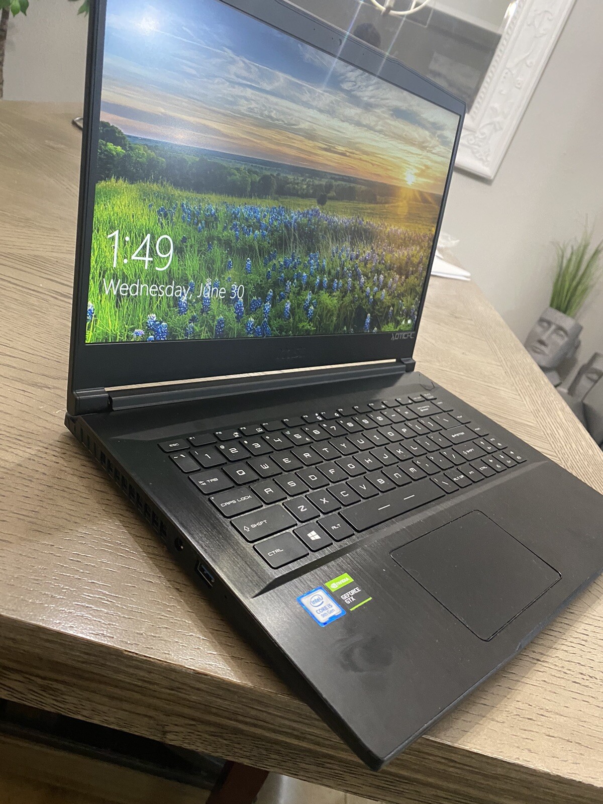 MSI GF63 Thin 15.6″ 9scx-005 (512GB SSD, 9th Gen i5: Up to 4.10 GHz, 16GB)
