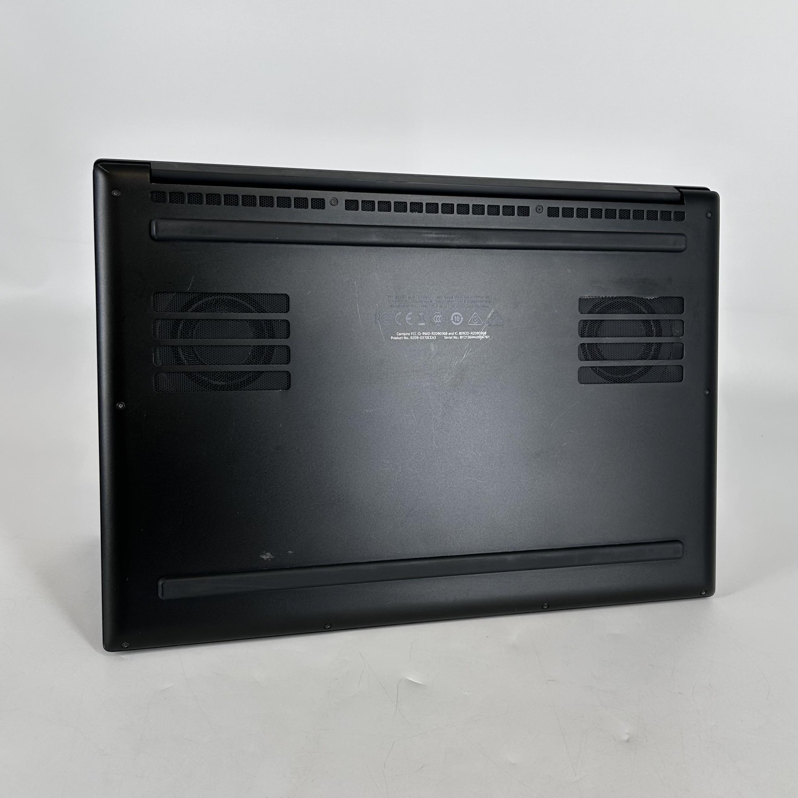 Razer Blade 14 2K 3.3 GHz Ryzen 9 5900HX 16GB 2TB SSD NVIDIA RTX 3080 Good