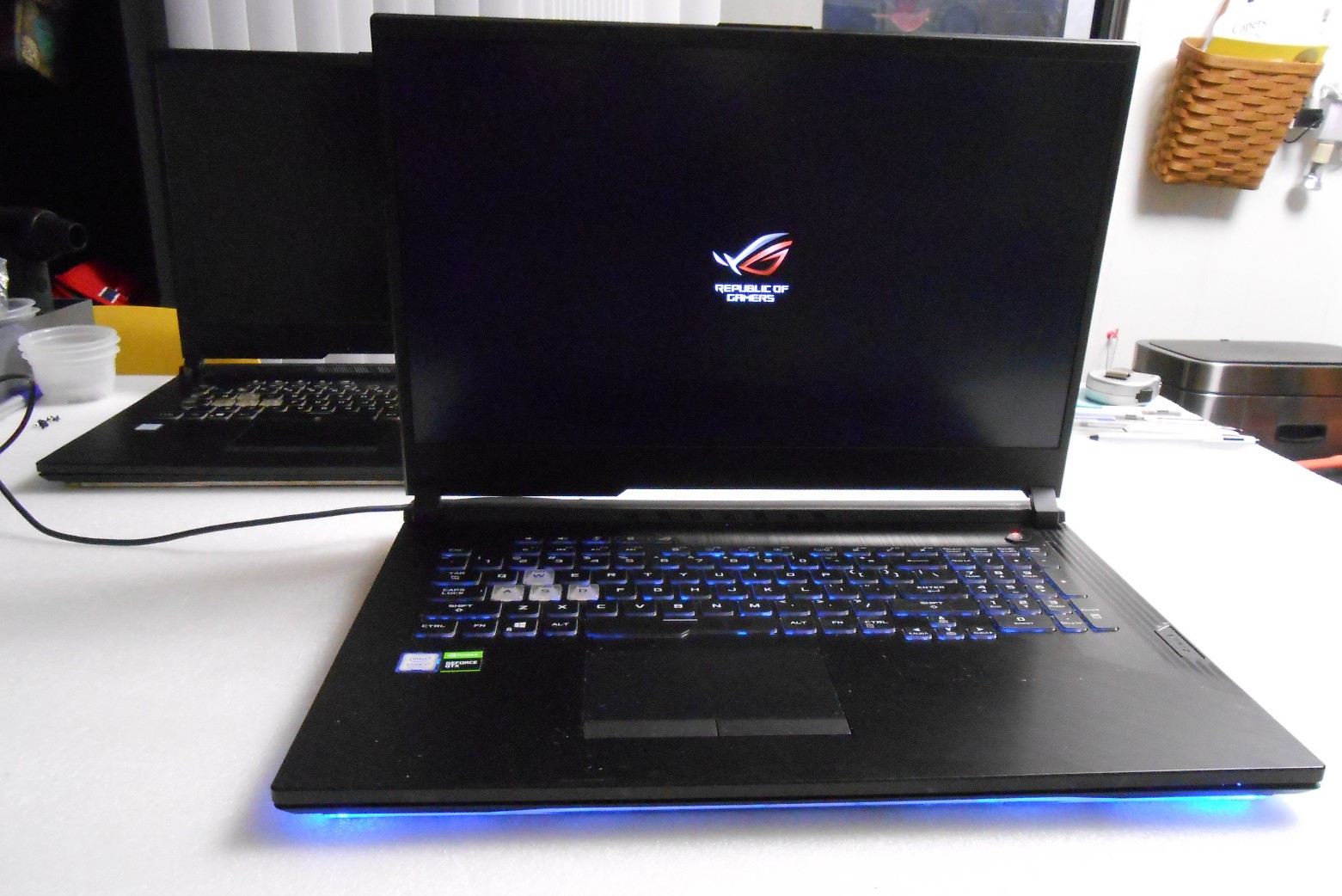 ASUS ROG Strix Dead, For Parts/Repair GL731GT-EB76