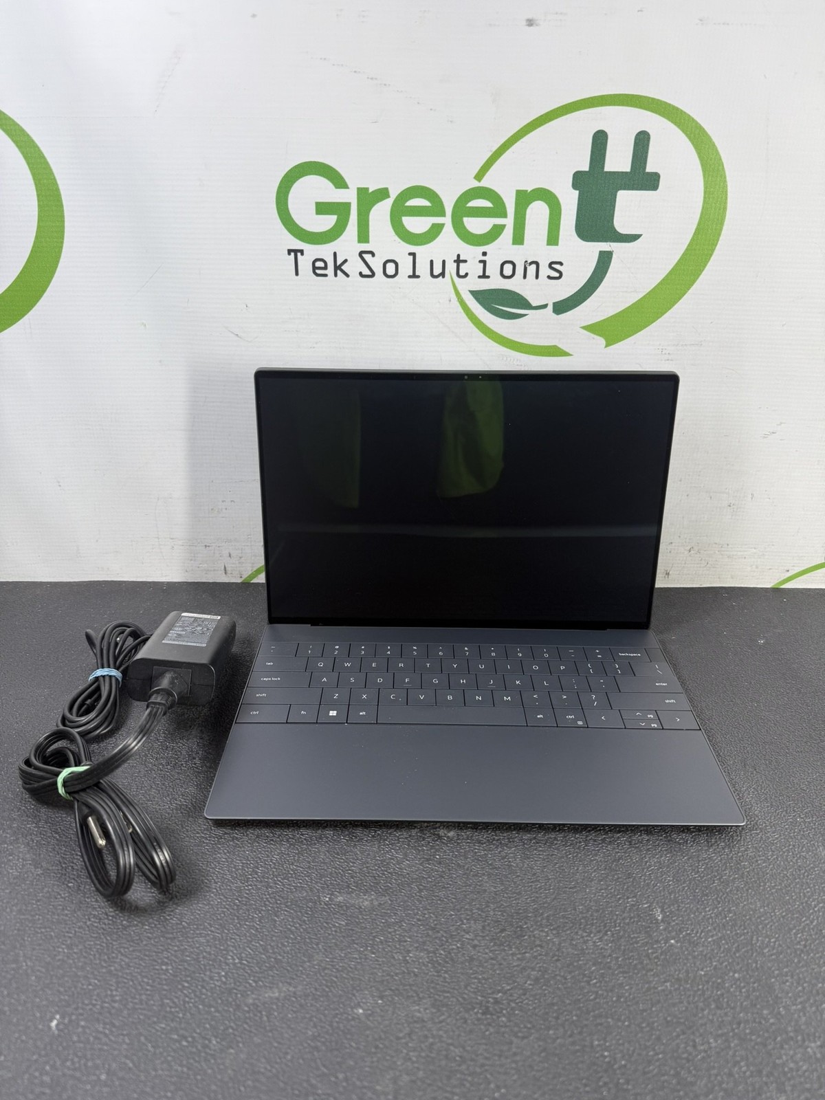 Dell XPS 9320 i7-1260P 2.5GHz 16GB DDR5 512GB NVMe Touchpad Laptop -READ
