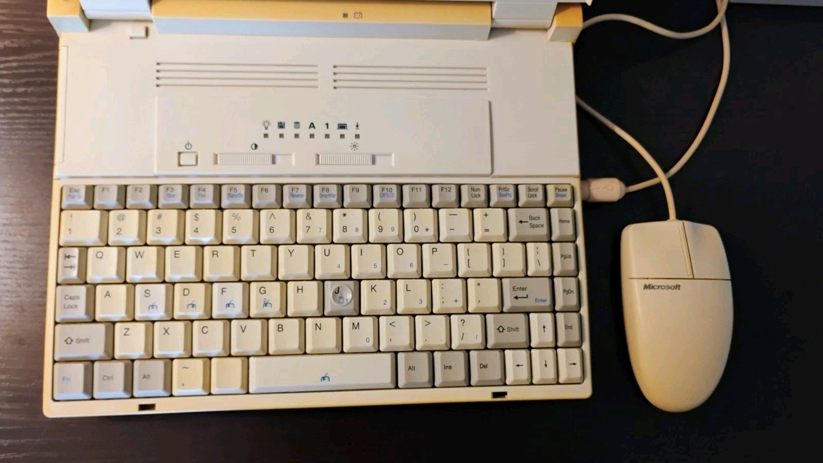 Packard Bell Statesman Plus 810414 Laptop Cyrix Cx486SLC2 50 MHz MS-DOS 6.x