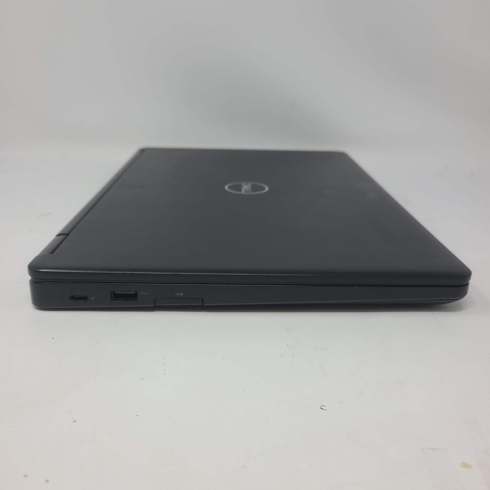 Broken Dell Latitude 5490 14″ i5-8250U 1.6GHz 8GB RAM 256GB SSD /Bright Spot