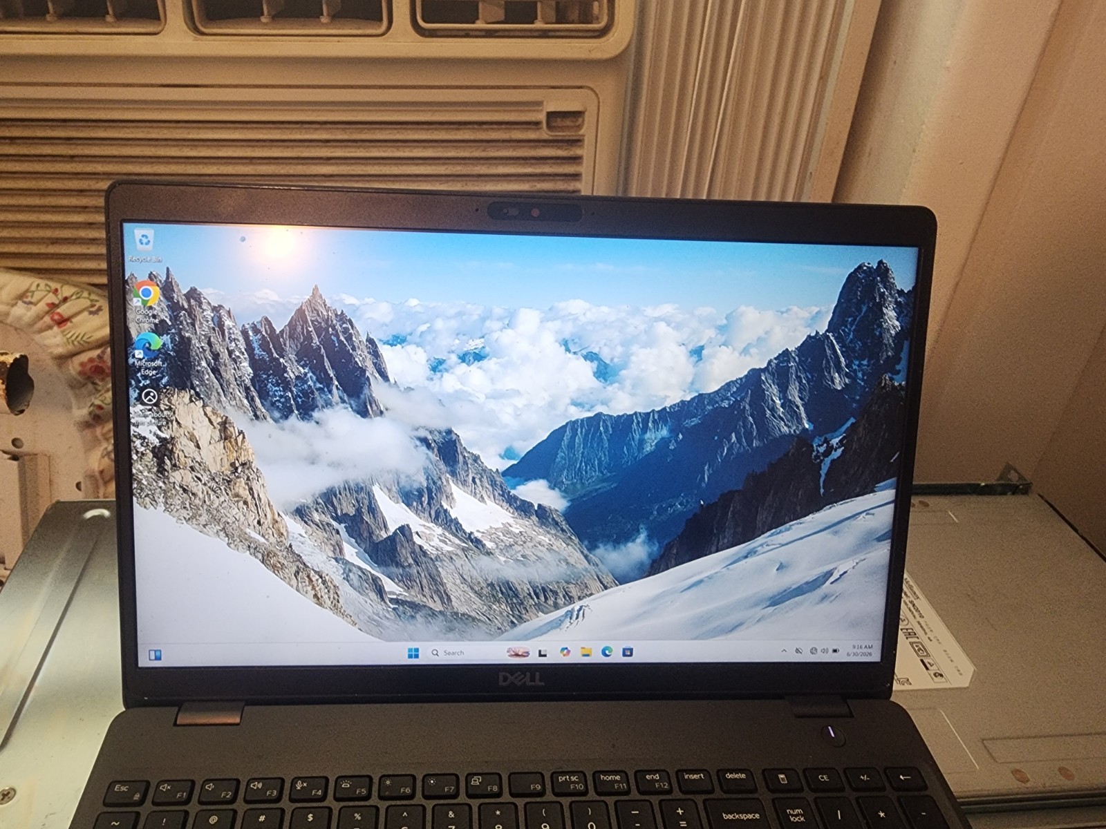 Dell Latitude 5501 15.6 Black FHD i5-9400H 2.5GHz 16GB 256GB SSD Good
