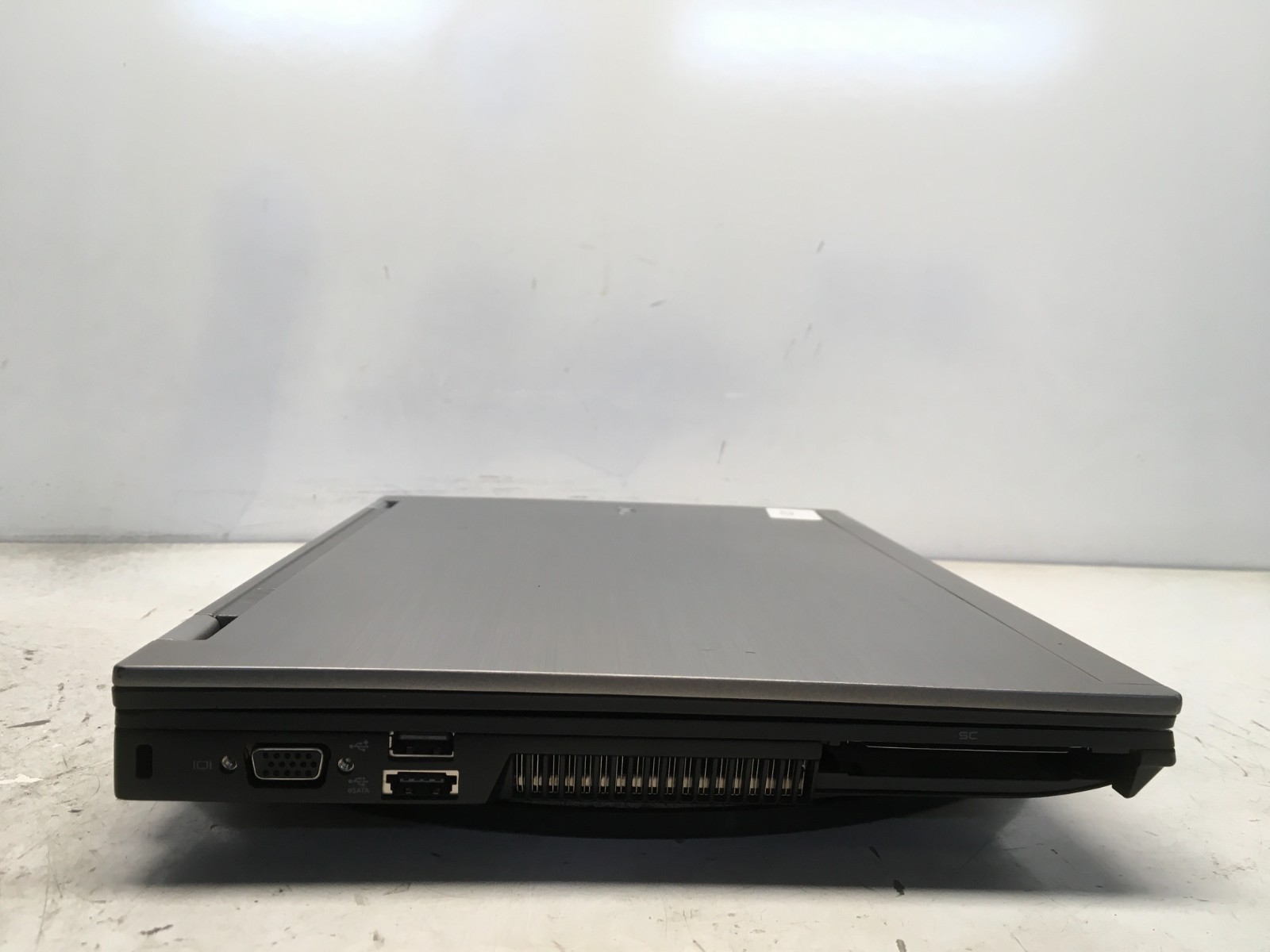 Dell Latitude E6410 Intel i5-M520 2.4GHz 4 GB NO HDD No Batt
