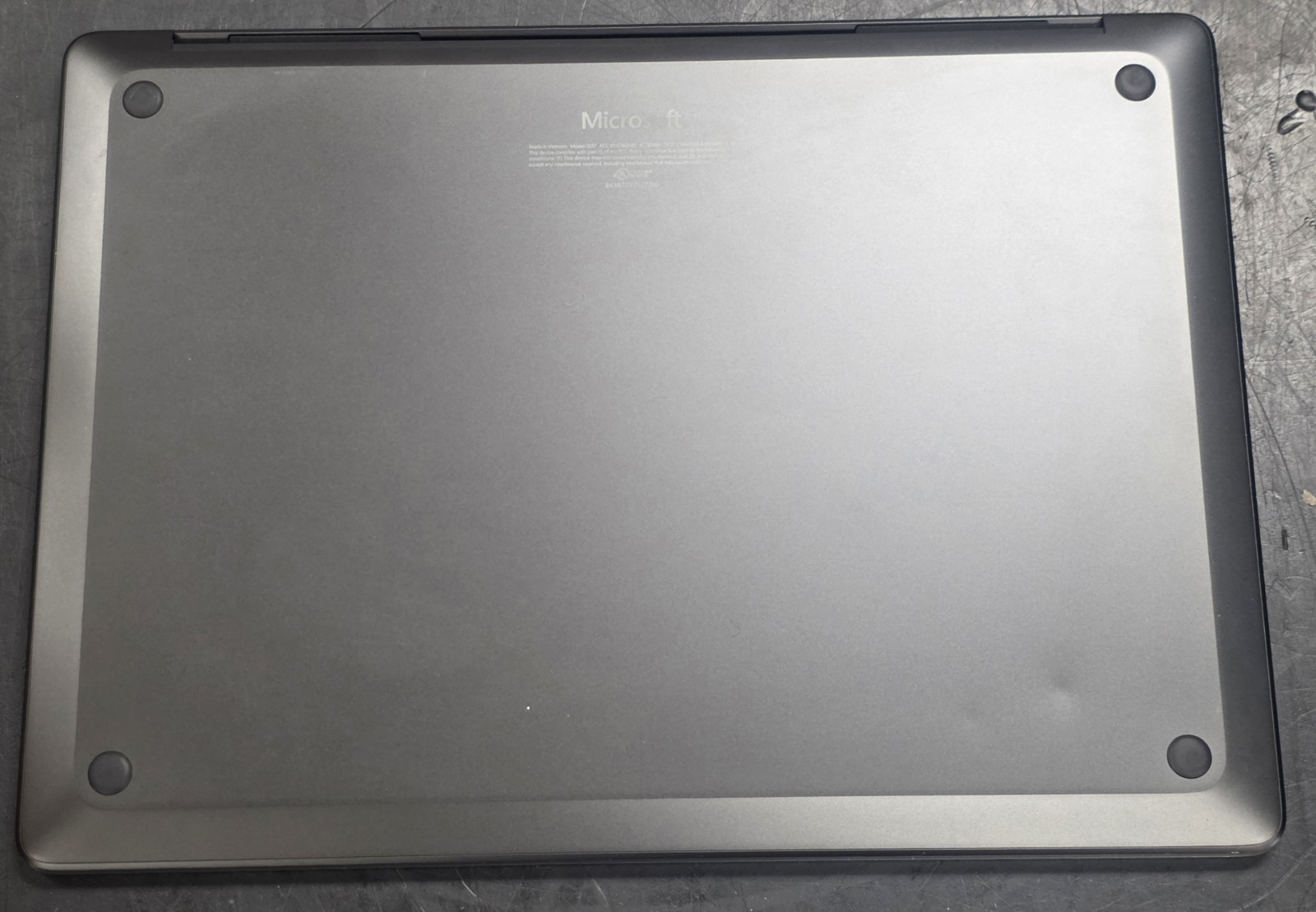 Microsoft Surface Laptop 7 Model 2037 Snapdragon X 16GB 12-Core 3.4GHz 500gb