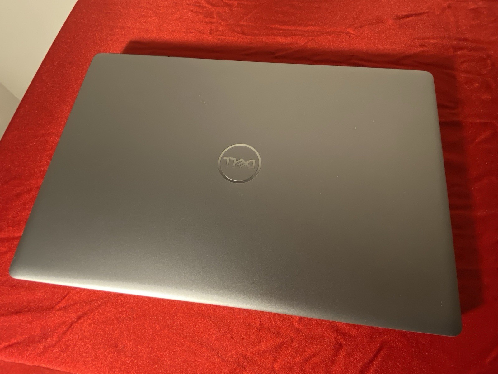 Dell Precision 7550 15.6 4K Intel i7-10850H 2.70GHz 16GB,256GB SSD Quadro T2000