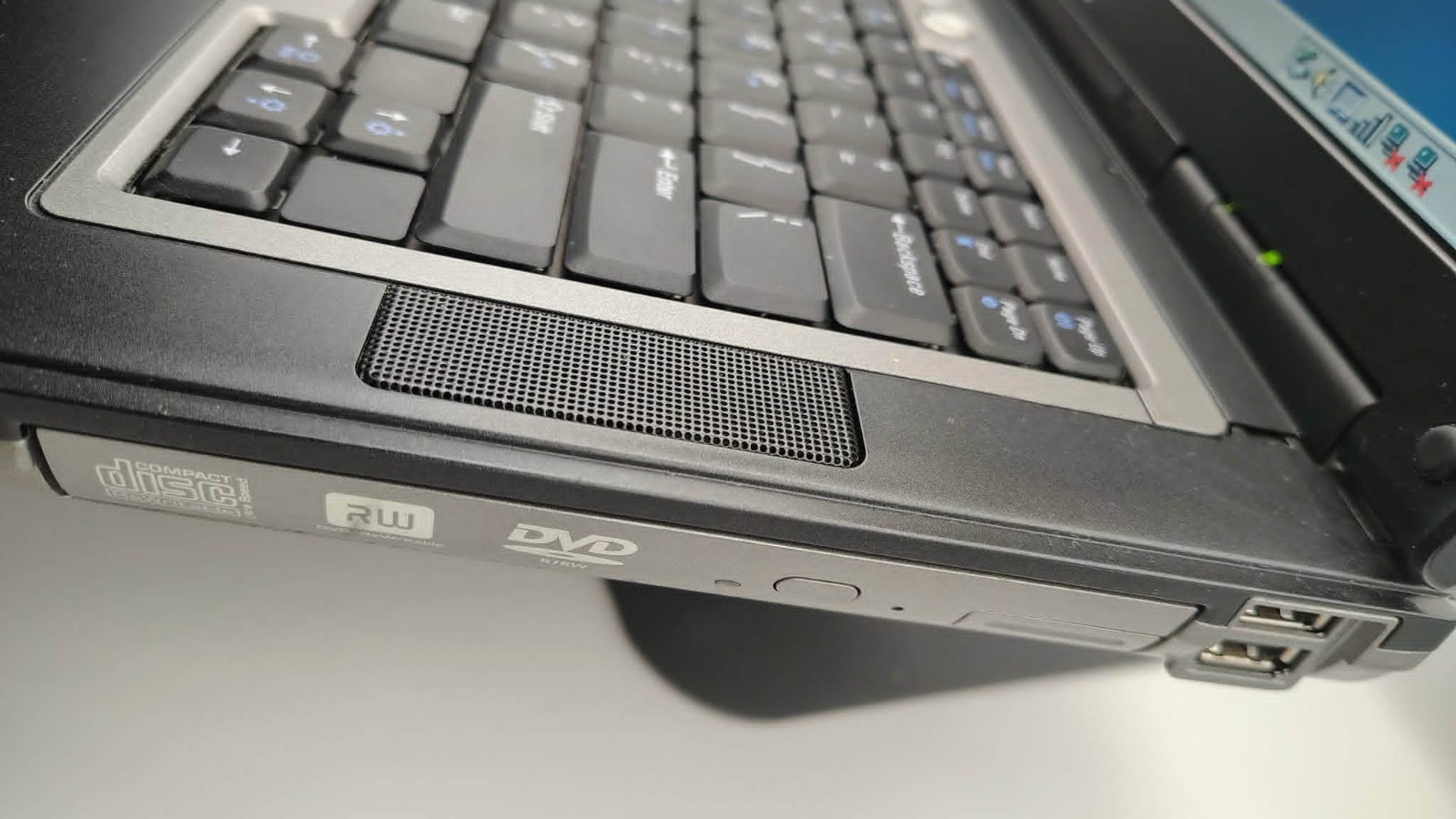 Vintage Dell Laptop Duo Windows 2000 2GB 80GB RS232 Serial Com Port new battery
