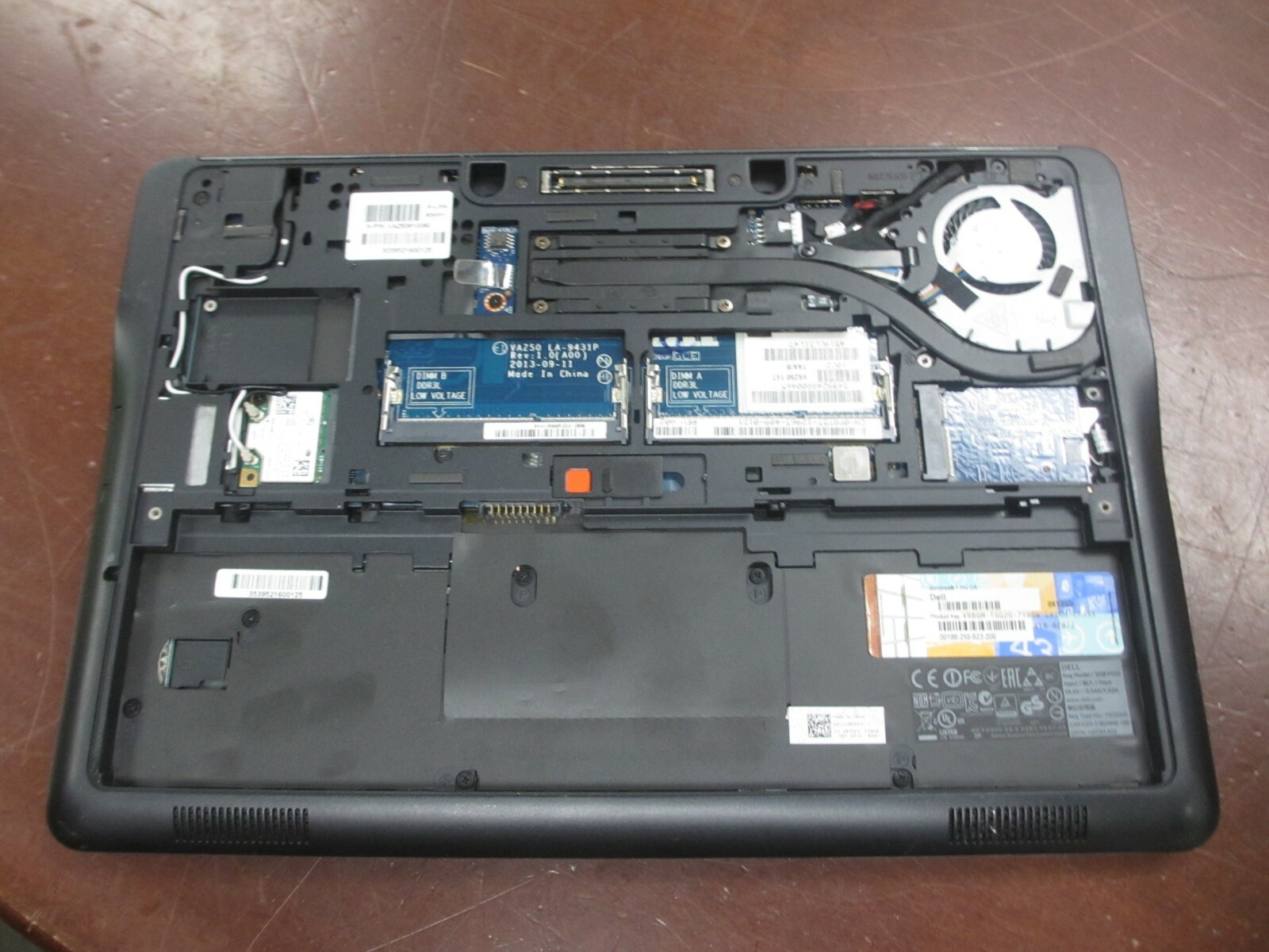 Dell Latitude E7240 I7-4600U 2.10GHz Laptop [NO RAM/HDD/OS/BATTERY/AC/BCOVER]