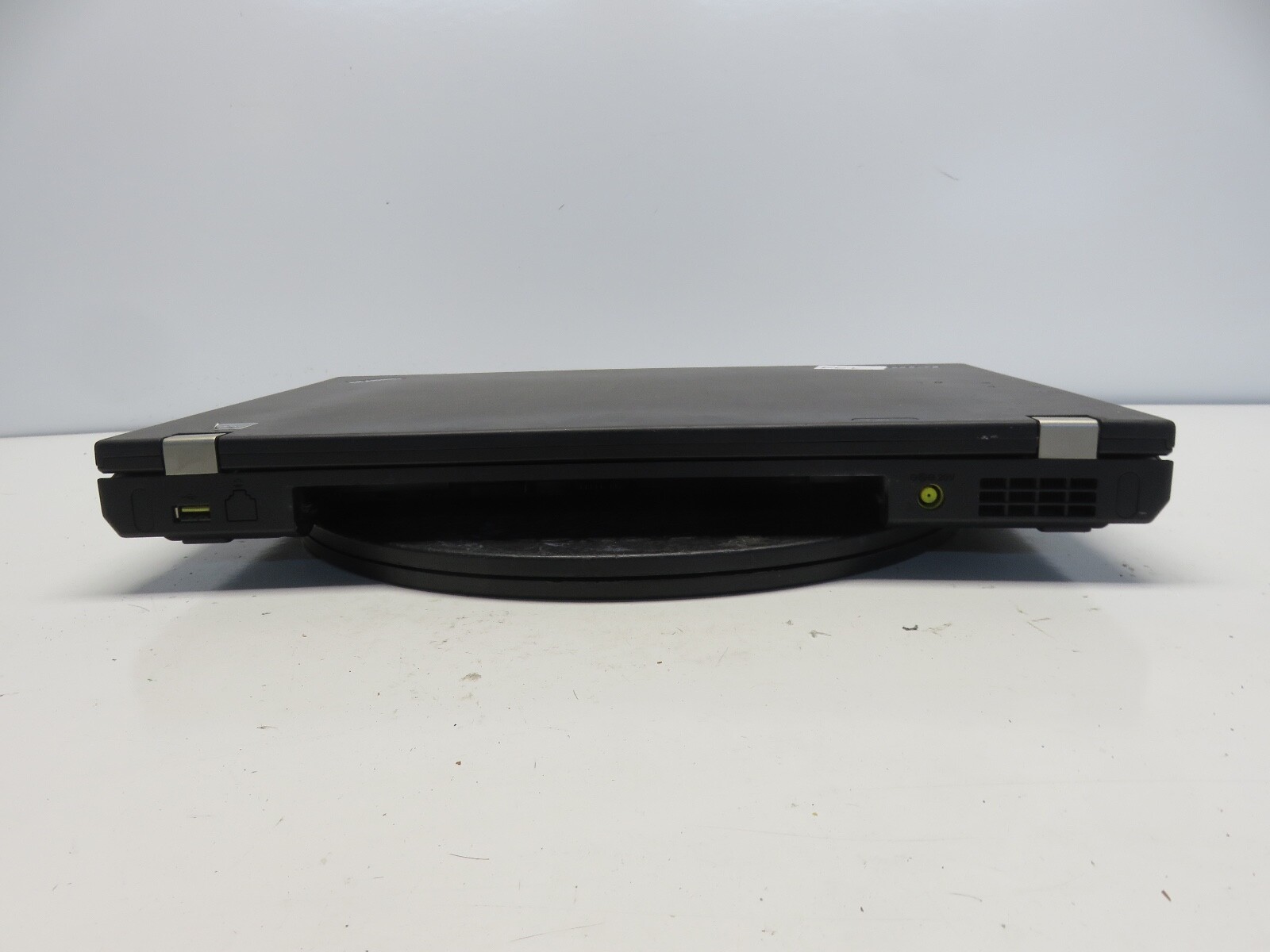 Lenovo ThinkPad T520 Intel i5-2520M 2.5GHz 4 GB NO HDD No Batt