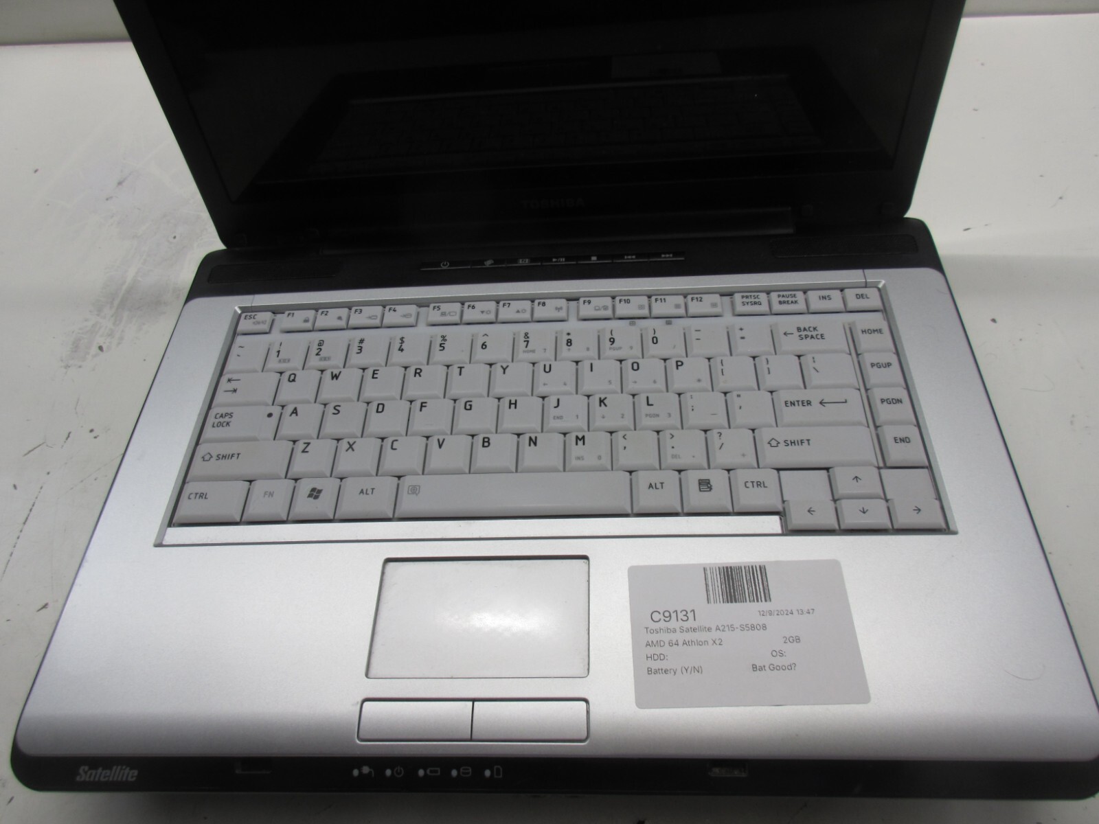 Toshiba Satellite A215-S5808 AMD 64 Athlon X2 2GB NO HDD No Batt