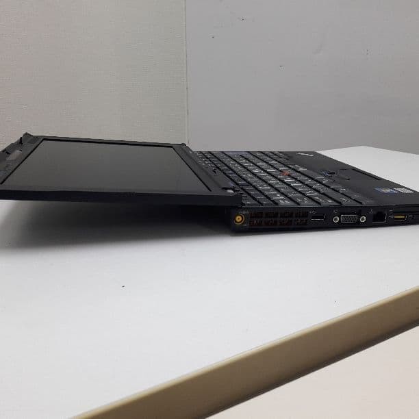 Lenovo ThinkPad X201 Core i5 4GB 250GB HDD 12.1″ WXGA Laptop