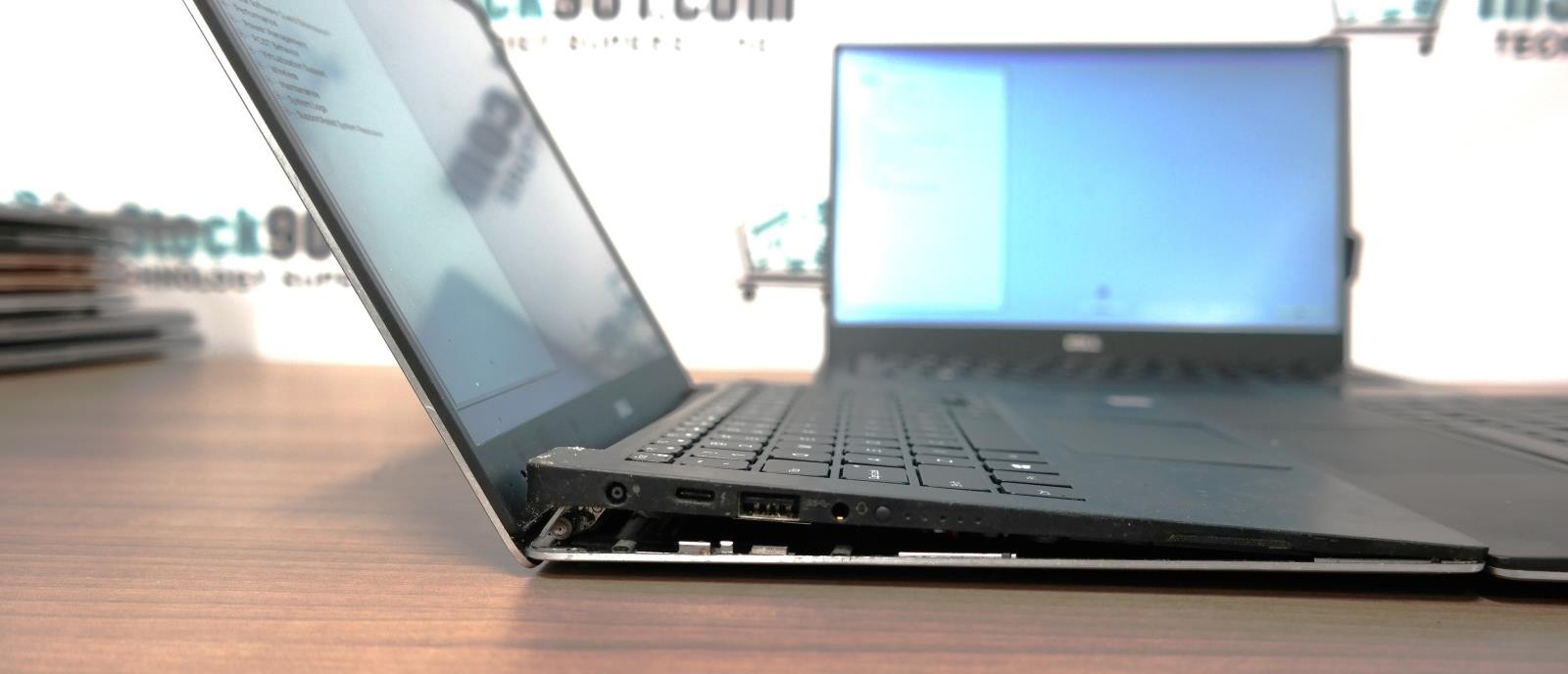 Lot 3 DellXPS 13 9360 i5-7200u 2.5ghz 4gb ram 256gb ssd 13.3in FHD NoOS SEE PICS