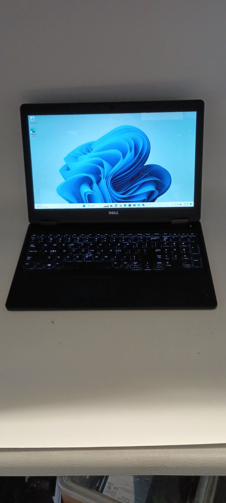 7303LATITUDE 5580 w/charger.i5 7th gen(4 cores).8GB.128GB SSD .15.6″.W11 Pro