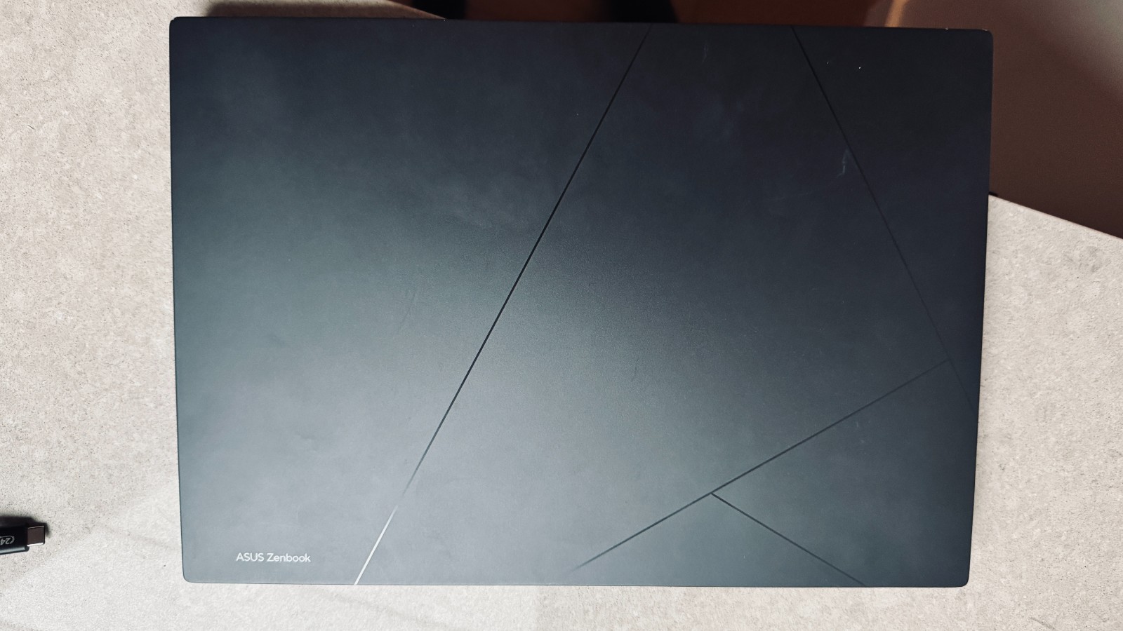 ASUS Zenbook UX3404VA 14.5″ 13th Gen i7-13700H 16 GB RAM 1TB SSD Win11