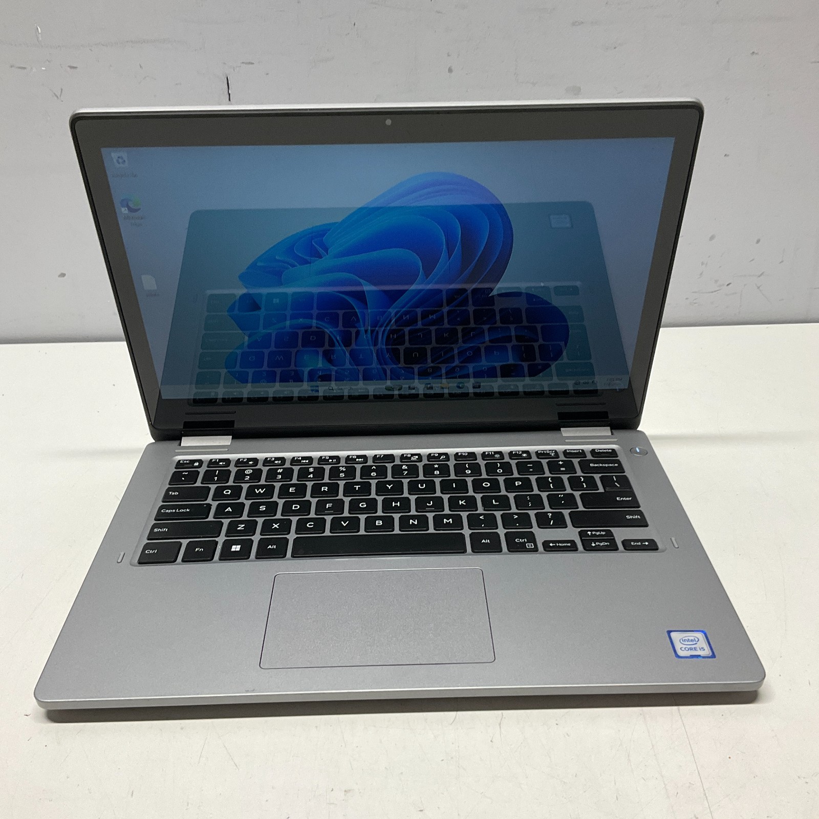 Dell Latitude 3310 2-in-1 Intel i5-8265U 1.60GHz 4GB RAM 128GB SSD Windows 11