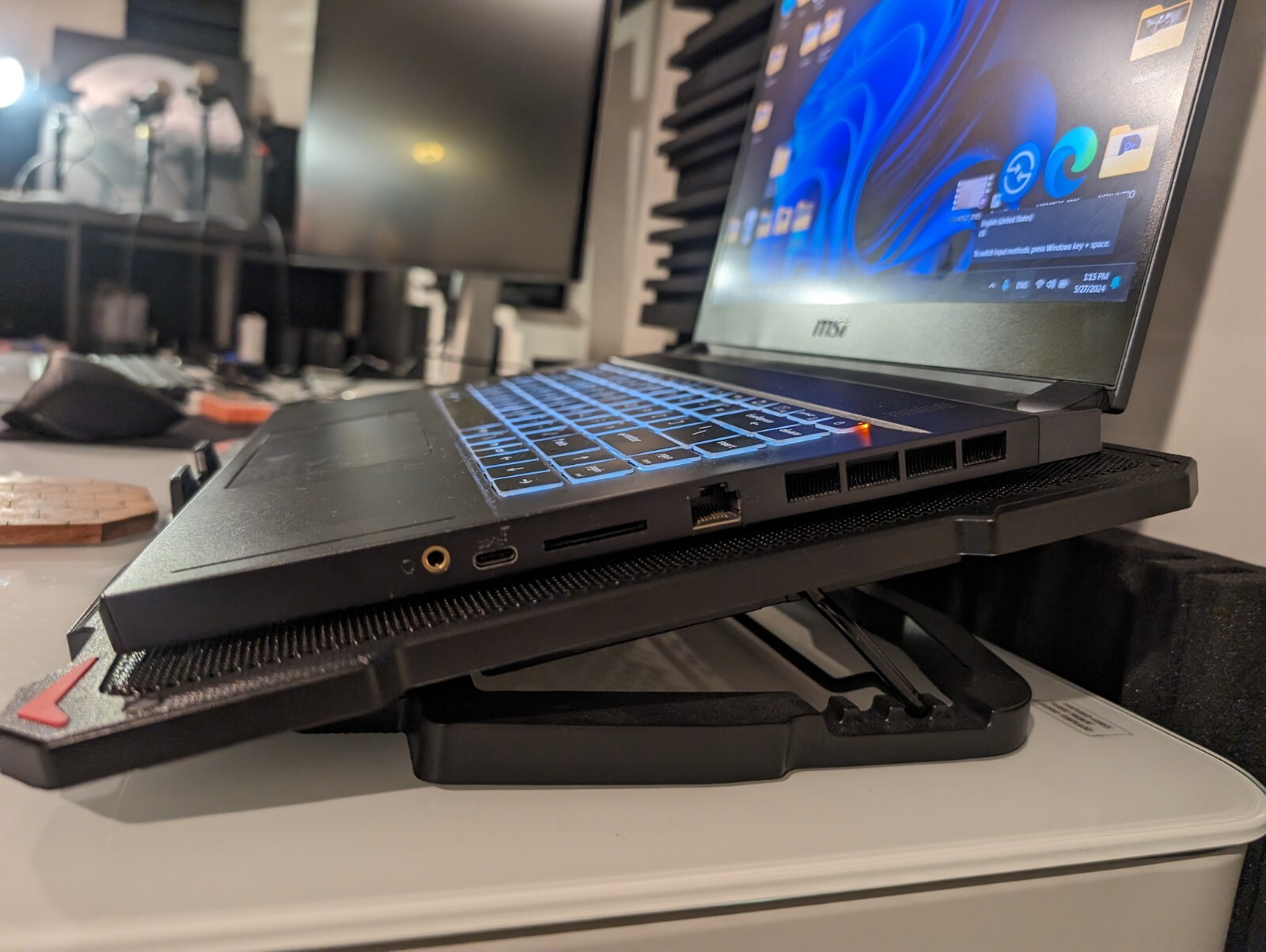 MSI Creator 15 15.6′ i7-10875H 3(1+2) TB SSD, 64 RAM DDR4, RTX 2070 Super
