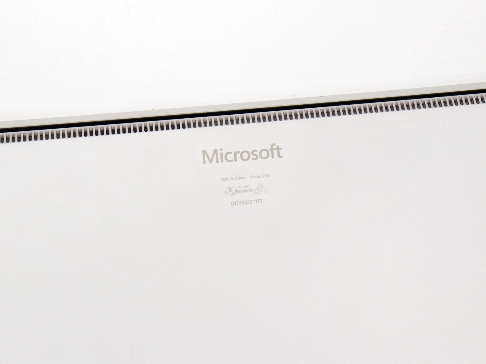 Microsoft Surface Laptop 2 Touch 1769 Core i7-8650U 16GB 512GB NVMe W11P