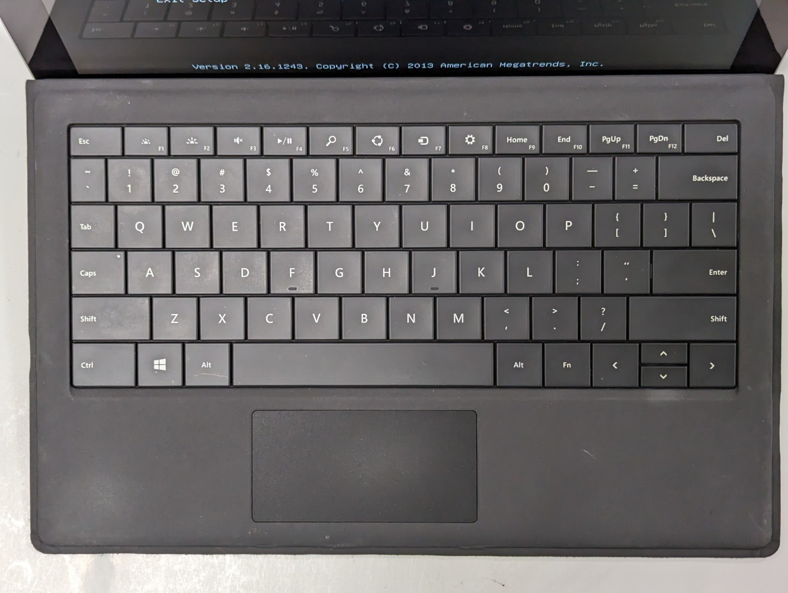 Microsoft Surface Pro (1st Gen) 10.6″ 9SR-00001 64GB Platinum Wi-Fi – Re – 3QHC