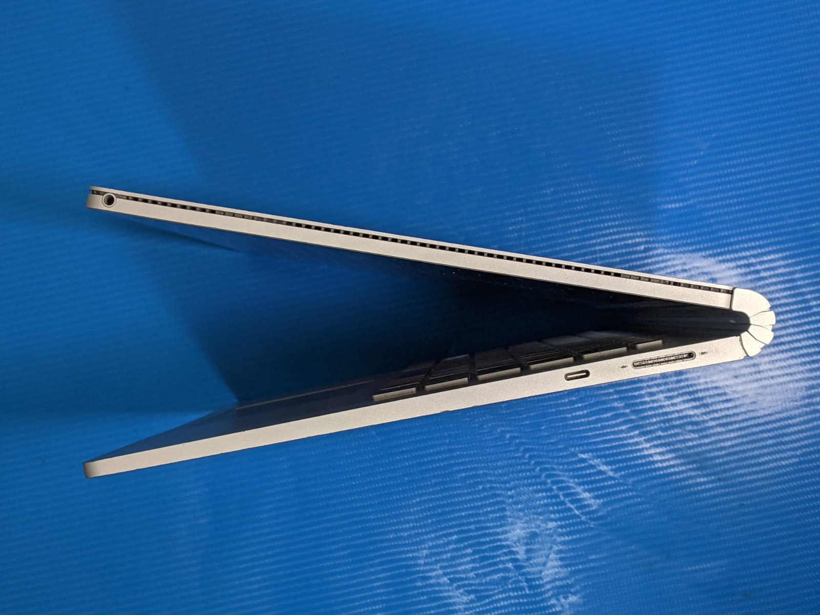 MS Surface Book 2 13.5″3000×2000 TOUCH i5-8350U 1.7GHz 8GB 256GB W11P Great Batt