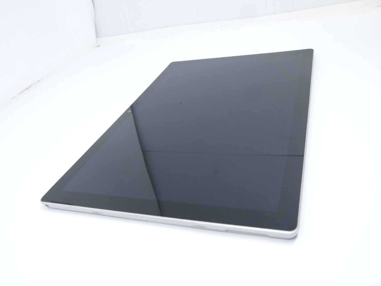 Microsoft Surface Pro 5 12.3″ 1796 Tablet – i5-7300U / 4GB / 128GB SSD / Win11