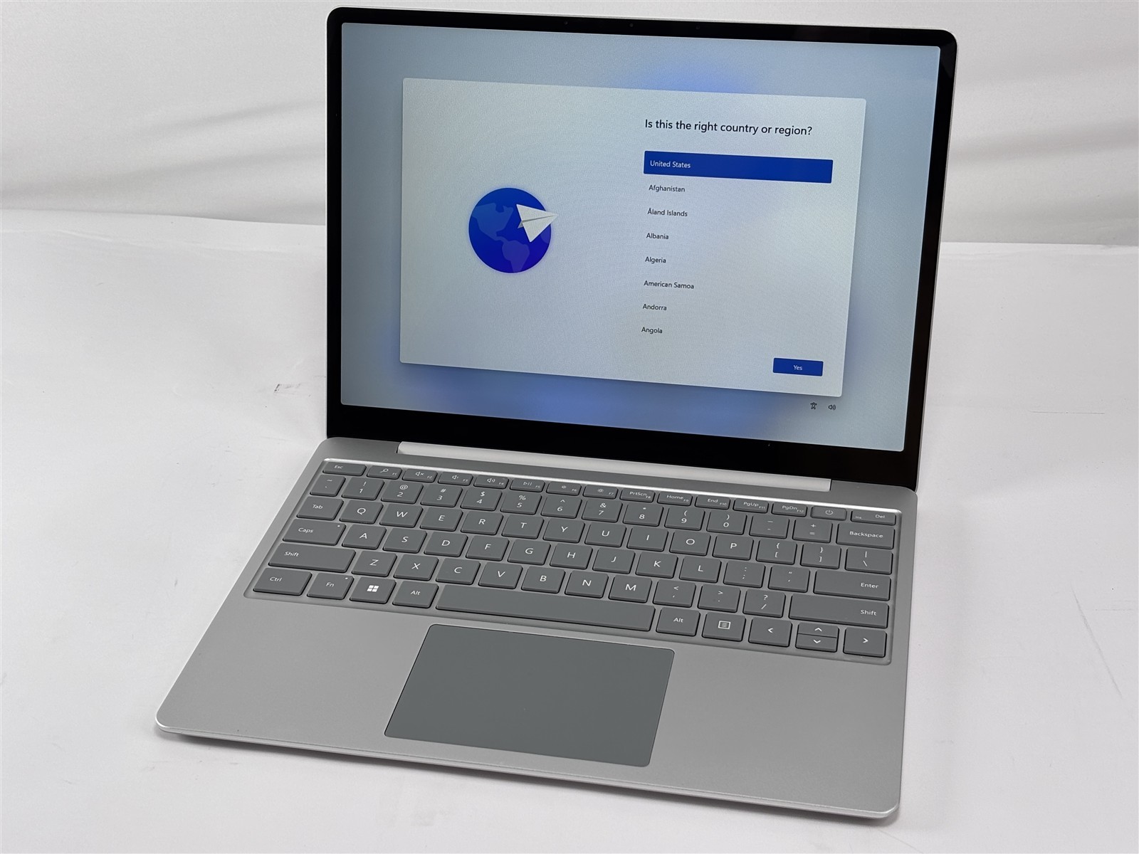 Microsoft Surface Laptop 12.4″ Go 2 Core i5-1135G7 16GB 256GB SSD Win11 Home