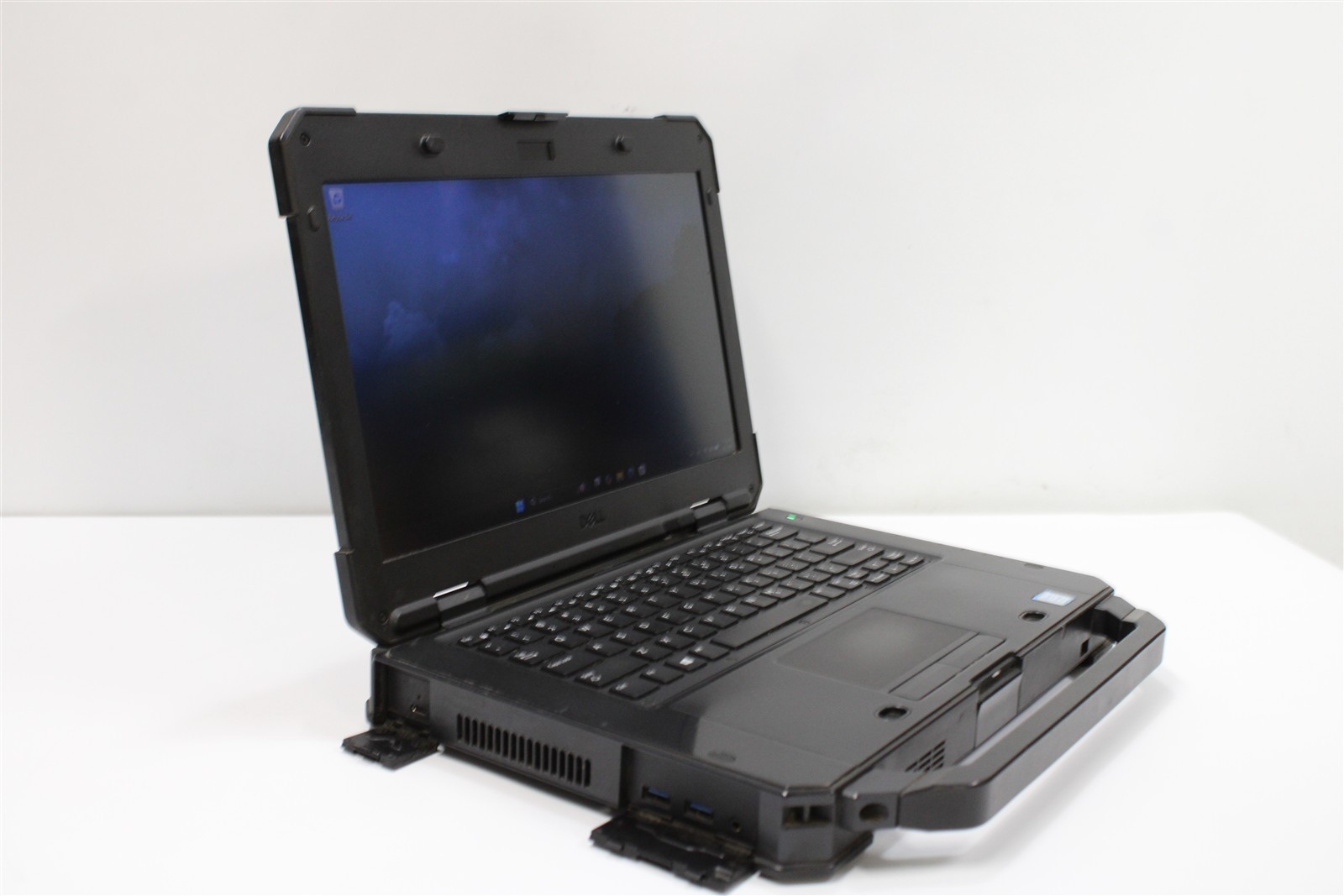 Dell Latitude 5424 Rugged 14″ i5-8350U 1.70GHz 8GB RAM 512GB SSD Windows 11 Pro