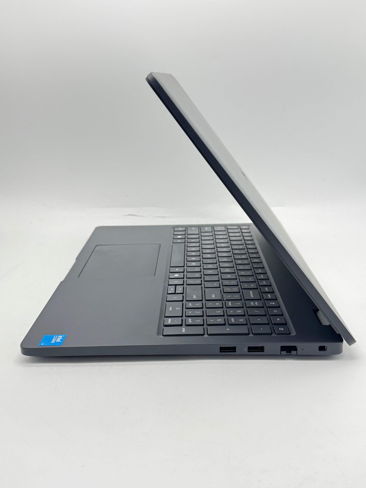 Dell Pro 16 PC16250 16″ Core 3 8GB 256GB SSD Black Used
