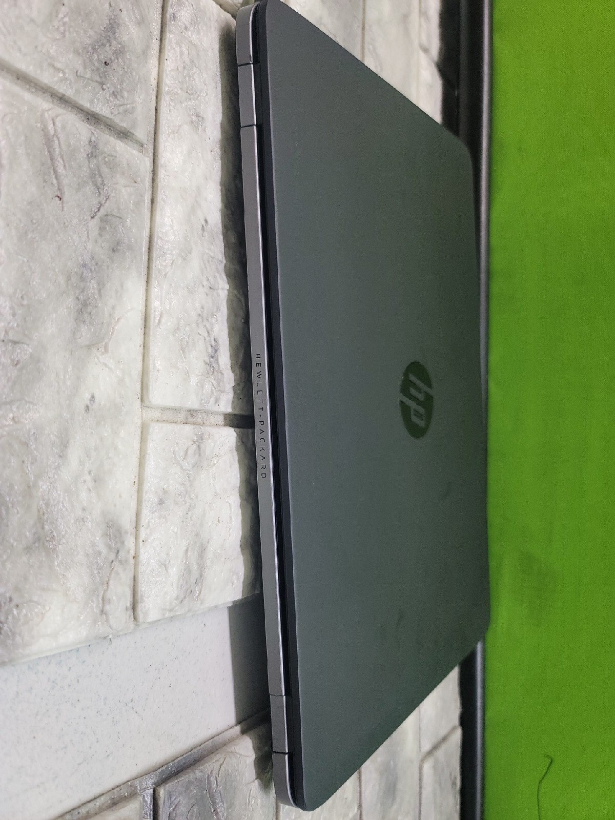 HP EliteBook 840 14″, i5 2.5GH, 500GB , 8 GB, Windows 10 w Charger *V.CLEAN*