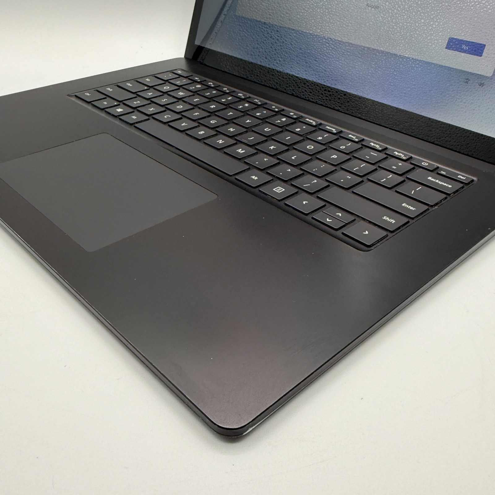 Microsoft Surface Laptop 3 1873 15″ Ryzen 5 Edition 2.1GHz 8GB RAM 256GB SSD Blk