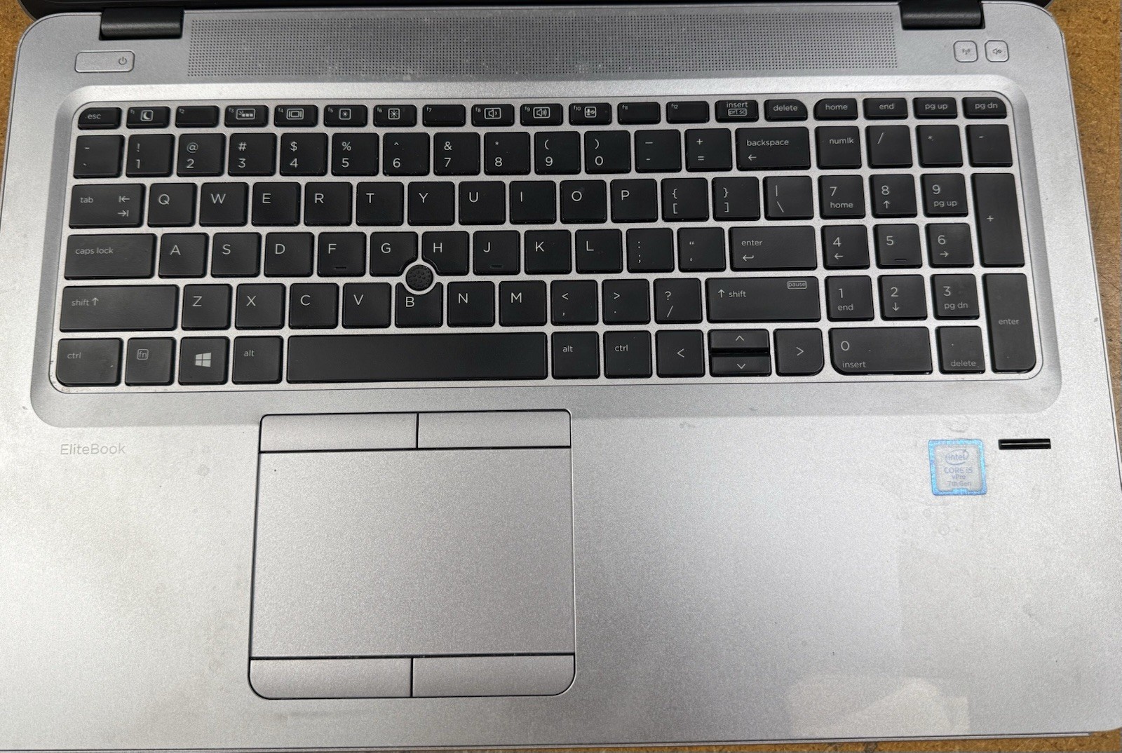HP Elitebook 850 G4/2.6ghz Core i5- 7300U/8GB RAM/256GB SSD/15″ 1920×1080 W11