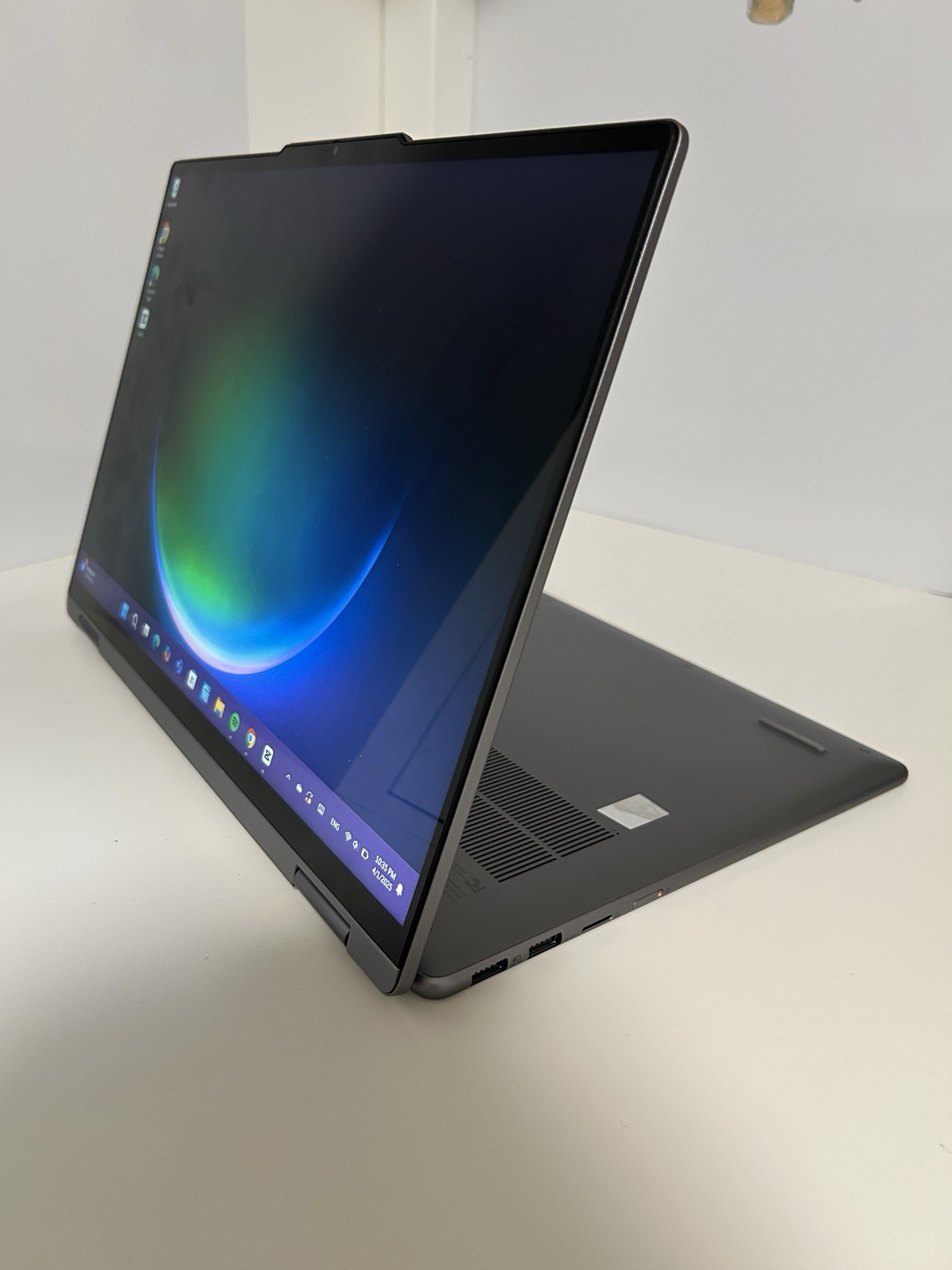 Lenovo Yoga 7i 2-in-1 Laptop 16″ Touchscreen – Used/ Good