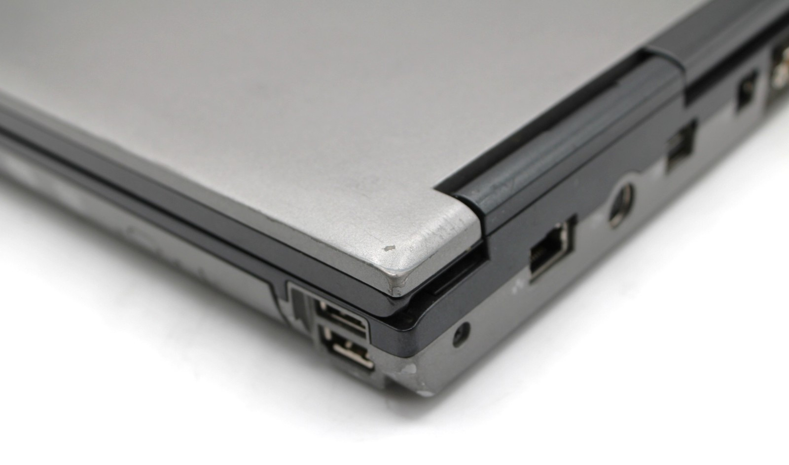 Dell Latitude D830 2Duo-T7@1.8GHz 3GB DDR2 NO STORAGE OR OS *USED/TESTED*