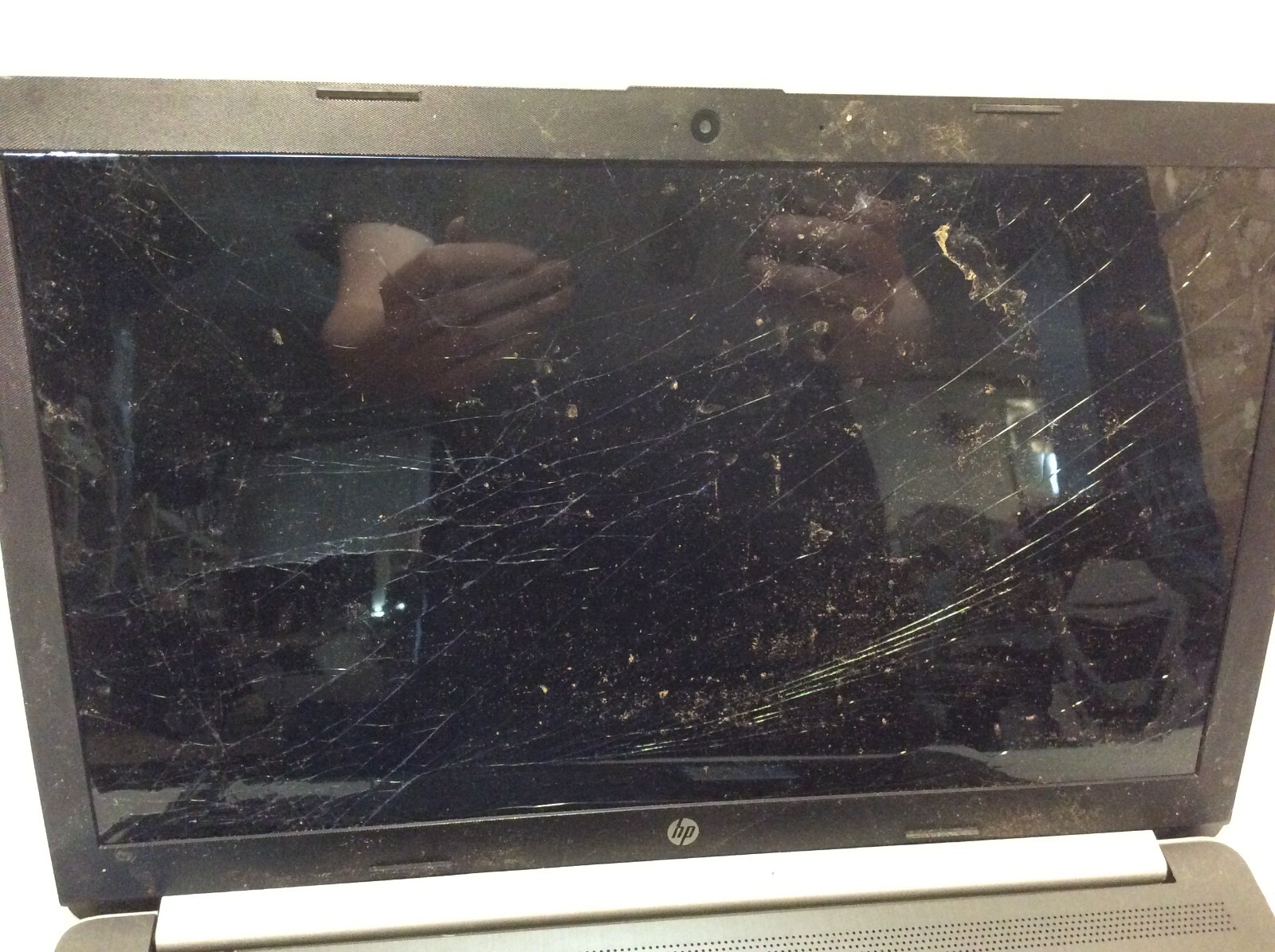 HP Notebook 15-db0031nr Laptop 15″ AMD A9 DAMAGED – DEAD SCREEN -PP