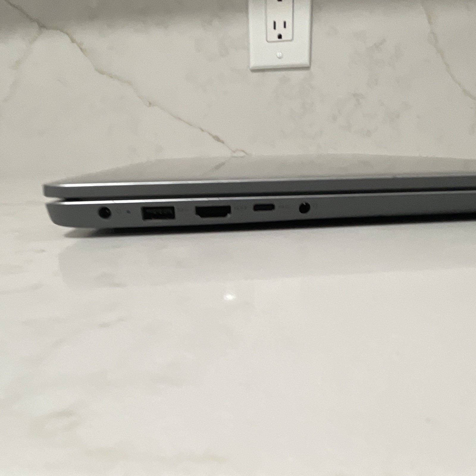Lenovo IdeaPad 15.6″ Gray Intel Pentium Silver 4Gb 120Gb Storage